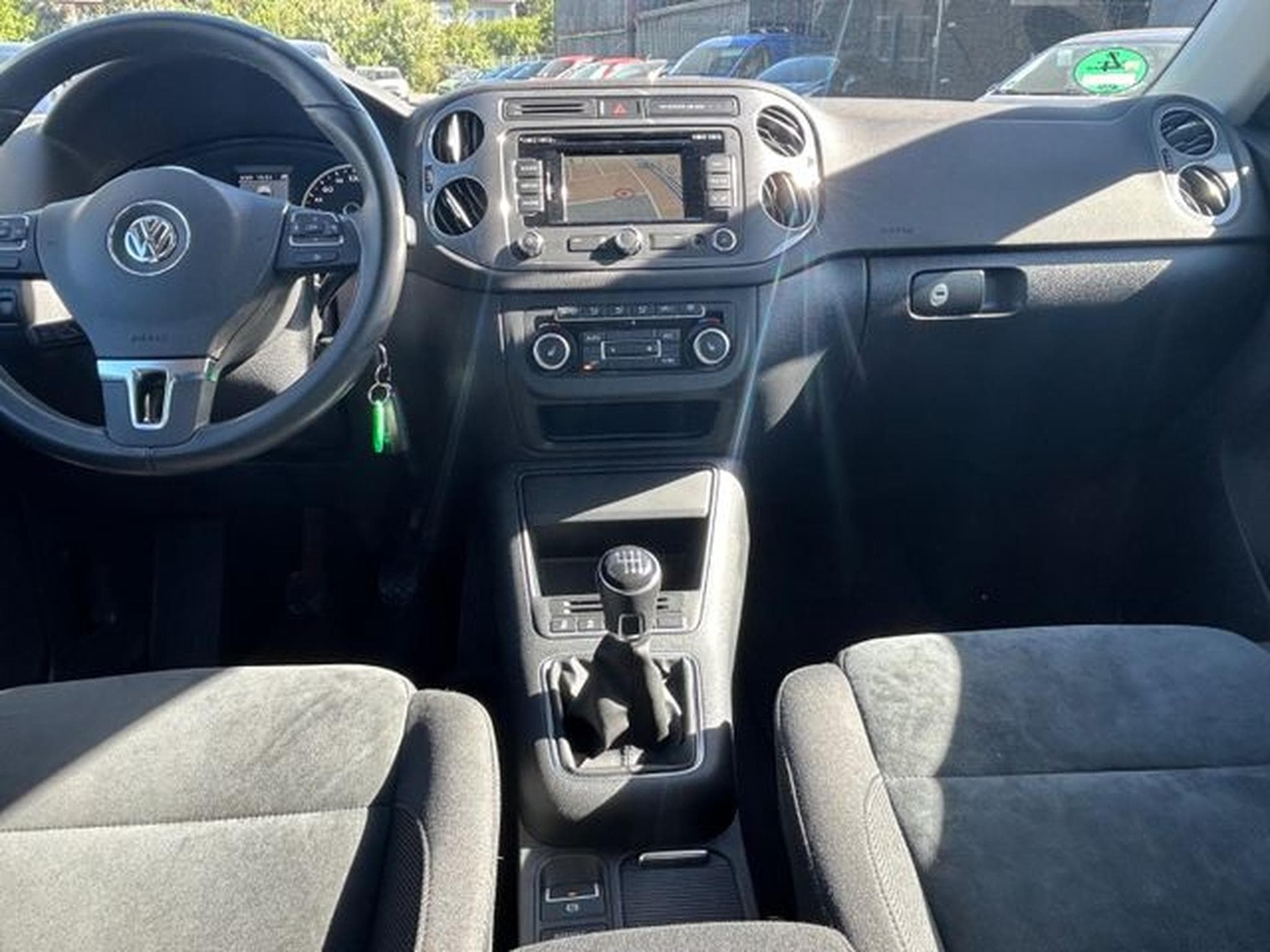 VW Tiguan Tiguan Sport &amp; Style BMT *Navi*Bi-Xenon*Alcantar (2013) - Photo 10