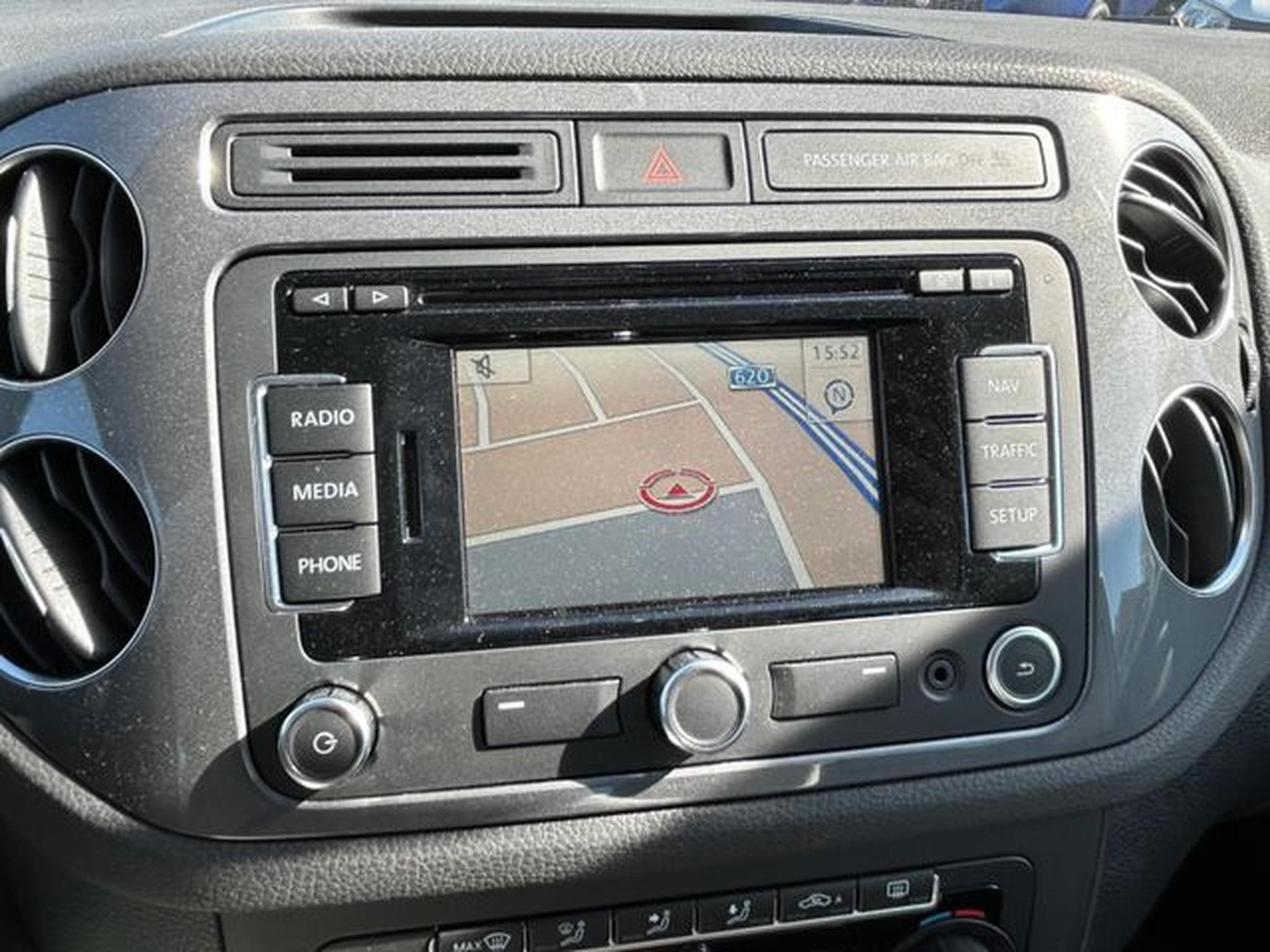 VW Tiguan Tiguan Sport &amp; Style BMT *Navi*Bi-Xenon*Alcantar (2013) - Photo 11