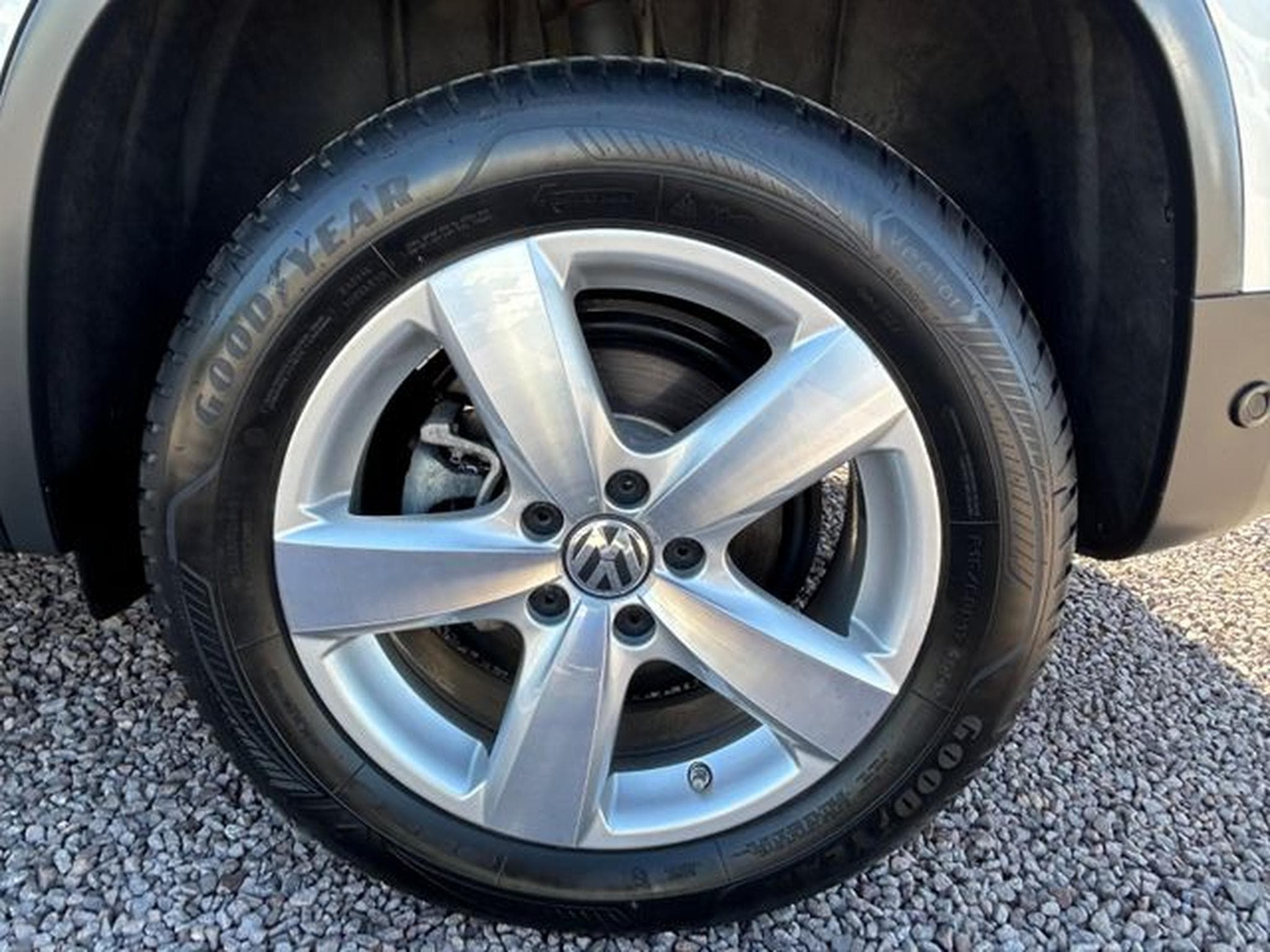 VW Tiguan Tiguan Sport &amp; Style BMT *Navi*Bi-Xenon*Alcantar (2013) - Photo 17