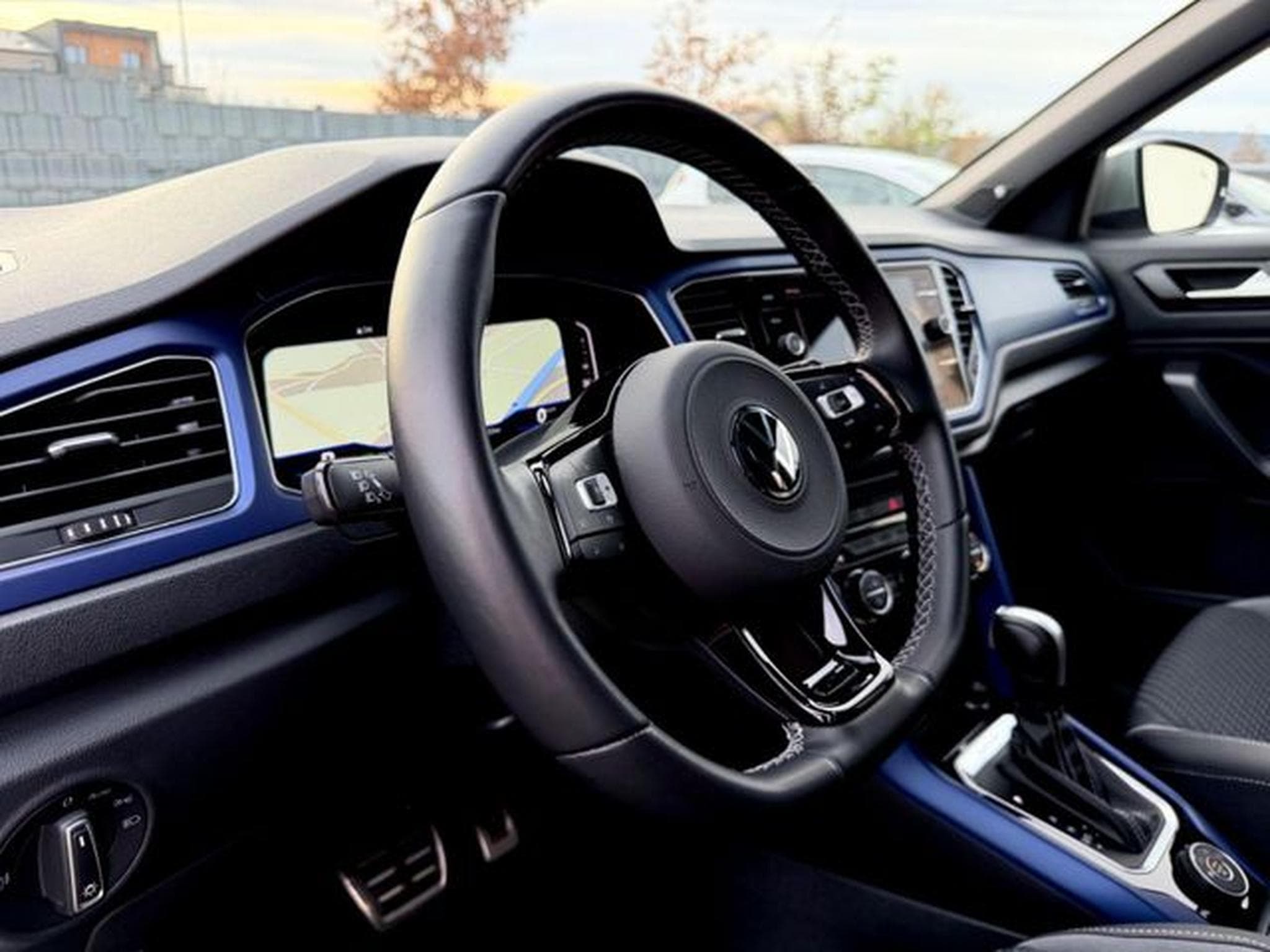 VW T-Roc T-Roc R  2.0 TSI DSG 4Motion /NAVI/LED/ACC/CAM/ (2022) - Foto 10