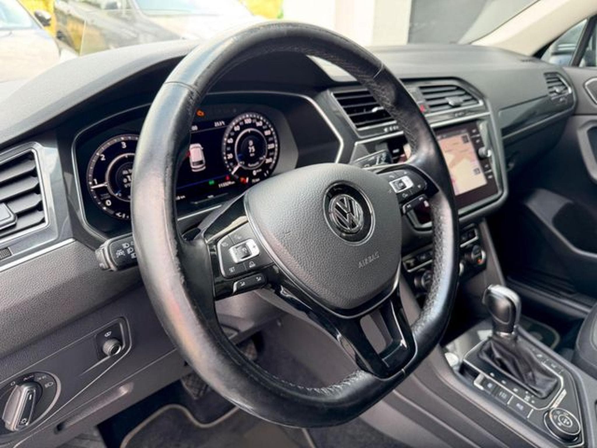 VW Tiguan Tiguan Allspace 2.0 TDI DSG 4Motion 7.SITZER (2017) - Foto 10