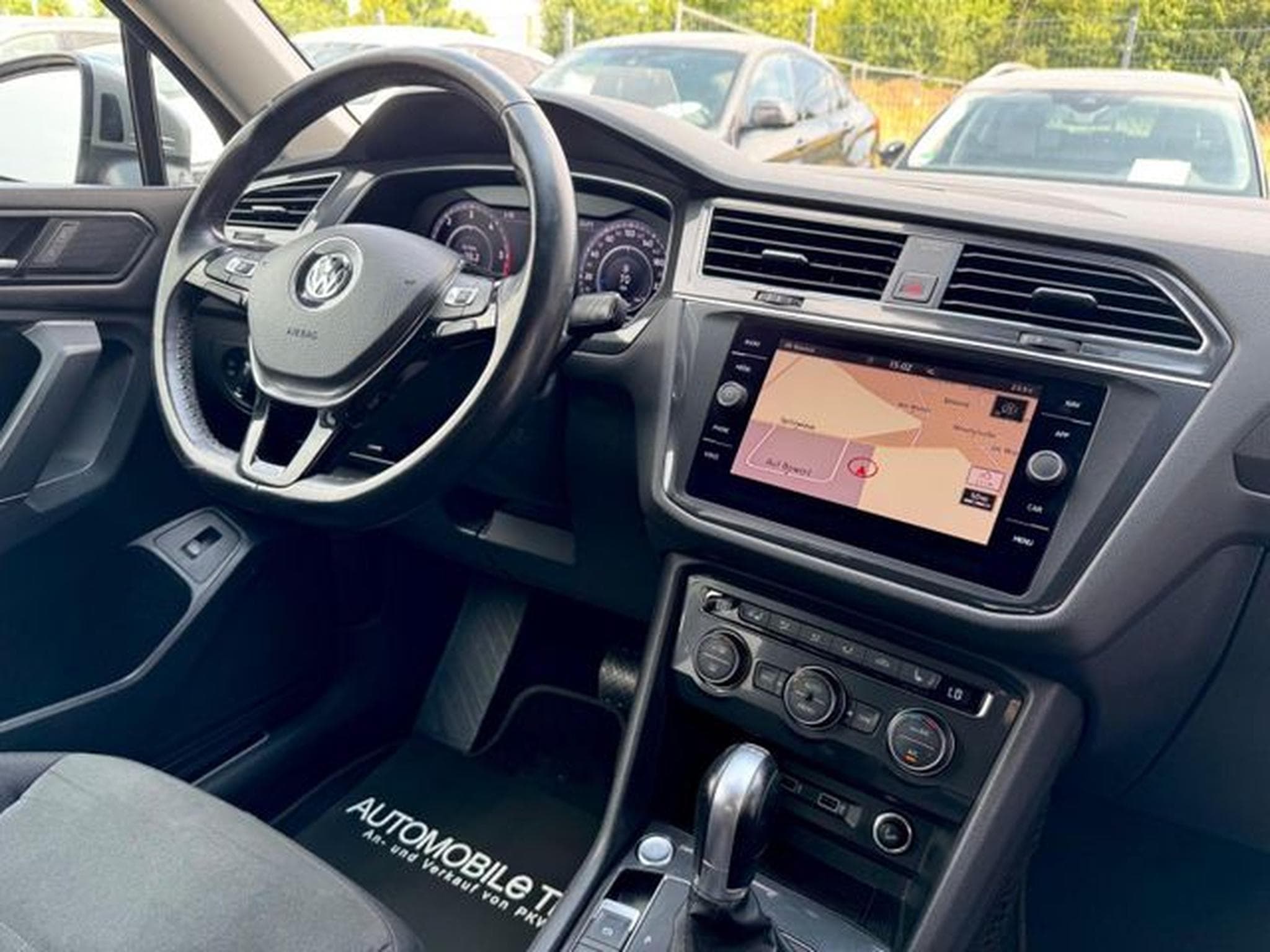 VW Tiguan Tiguan Allspace 2.0 TDI DSG 4Motion 7.SITZER (2017) - Foto 12