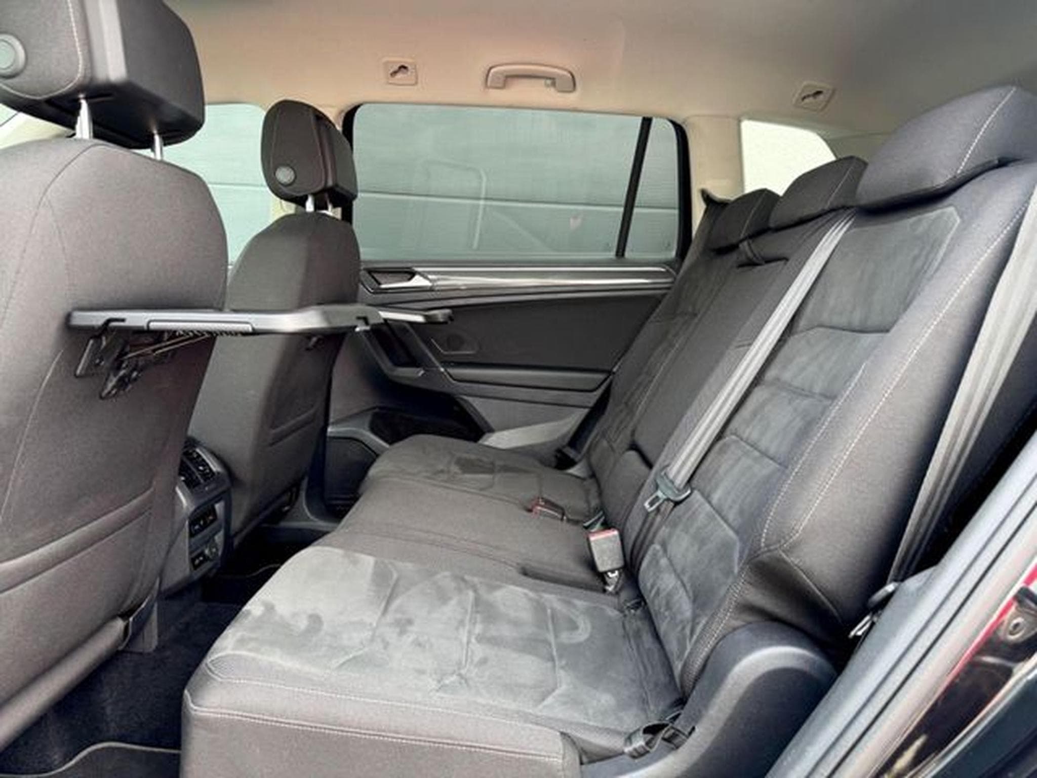 VW Tiguan Tiguan Allspace 2.0 TDI DSG 4Motion 7.SITZER (2017) - Foto 14