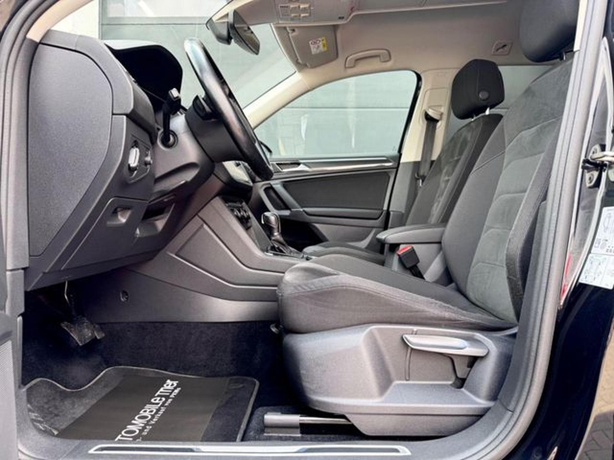 VW Tiguan Tiguan Allspace 2.0 TDI DSG 4Motion 7.SITZER (2017) - Foto 9