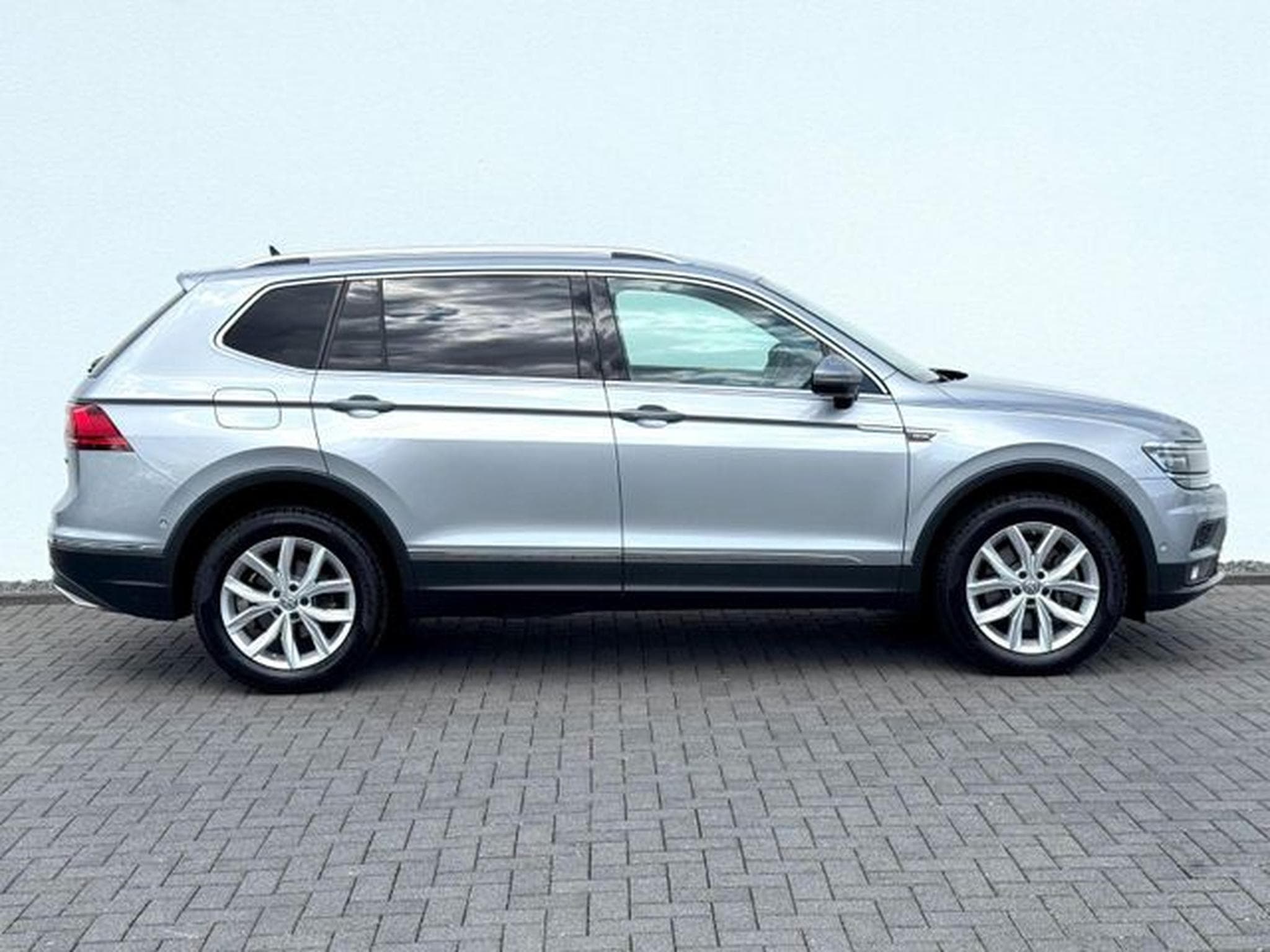 VW Tiguan Tiguan Allspace Highline 2.0 TSI 4Motion (2019) - Foto 4