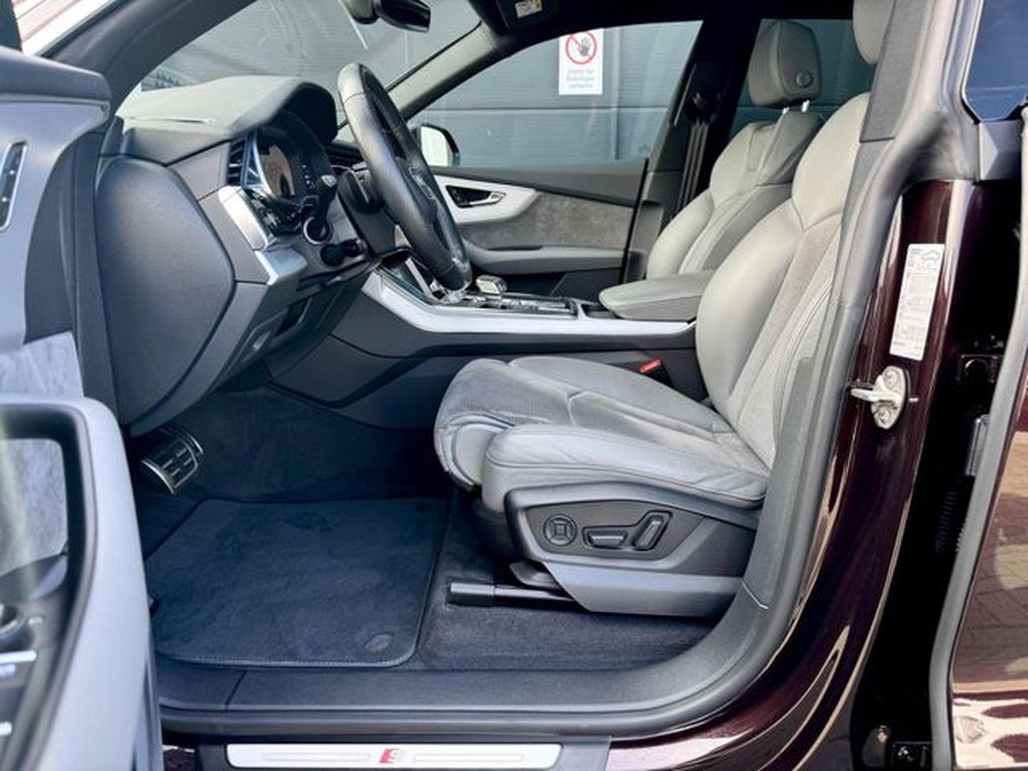 Audi Q8 Q8 50 TDI quattro S line /NAVI/LED/ACC/CAM/ (2021) - Photo 9