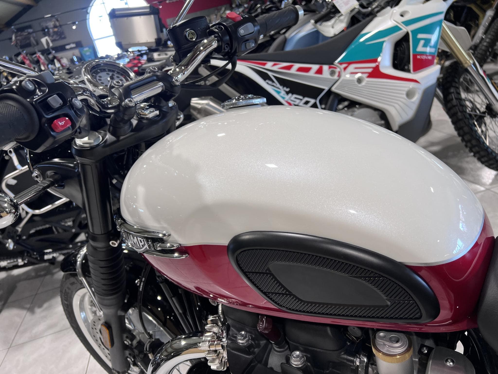 Triumph Bonneville 1200 cc (2025) - Photo 1