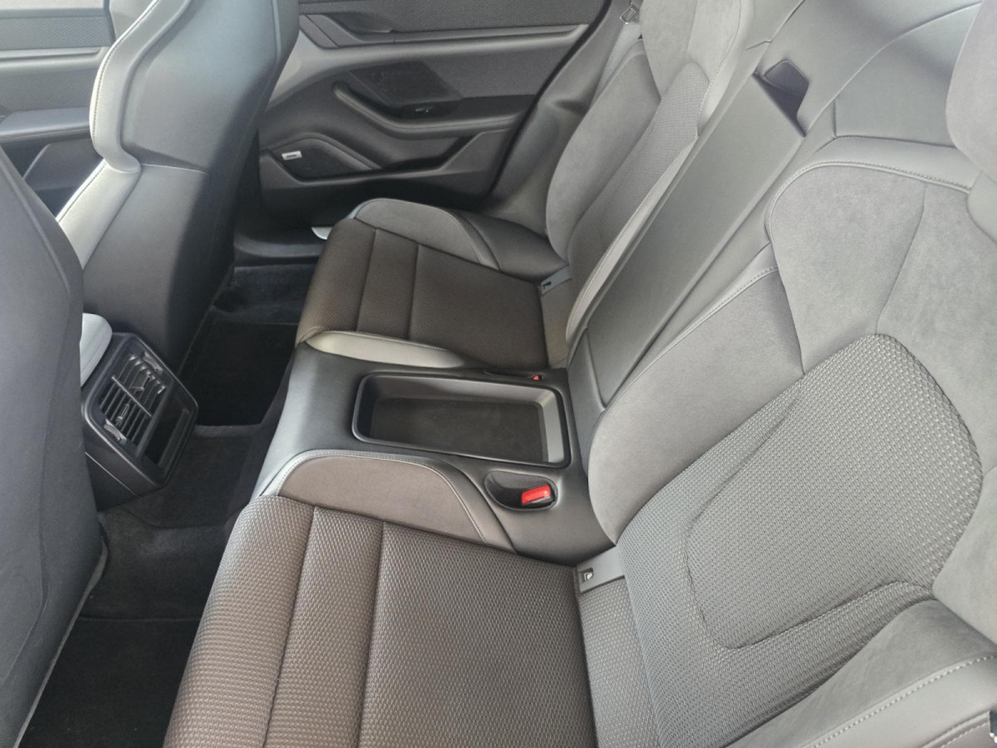 Porsche Taycan 4S SPORT 571CH Performance plus battery 1 year (2020) - Photo 21