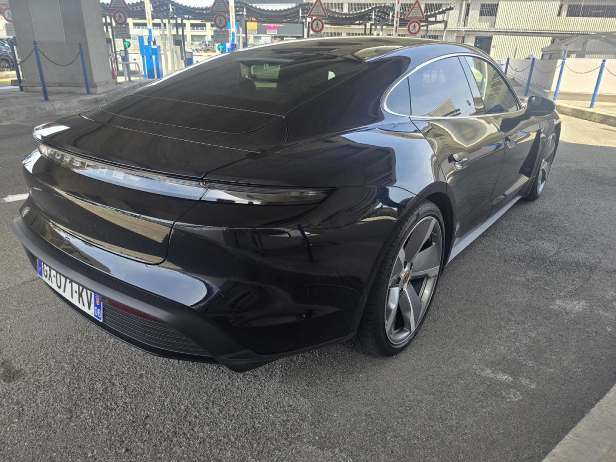 Porsche Taycan 4S SPORT 571CH Performance plus battery 1 year (2020) - Photo 3
