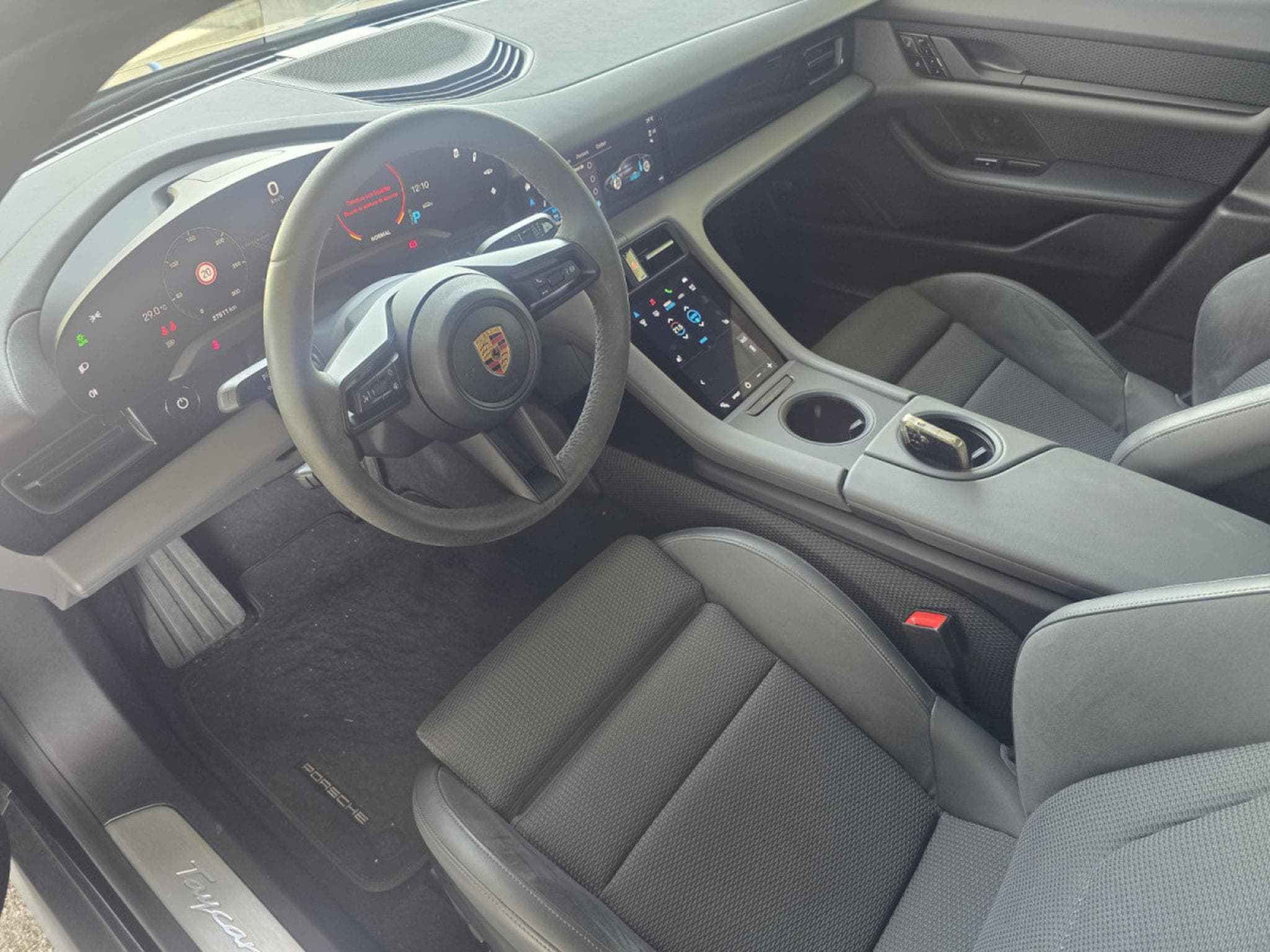 Porsche Taycan 4S SPORT 571CH Performance plus battery 1 year (2020) - Photo 9