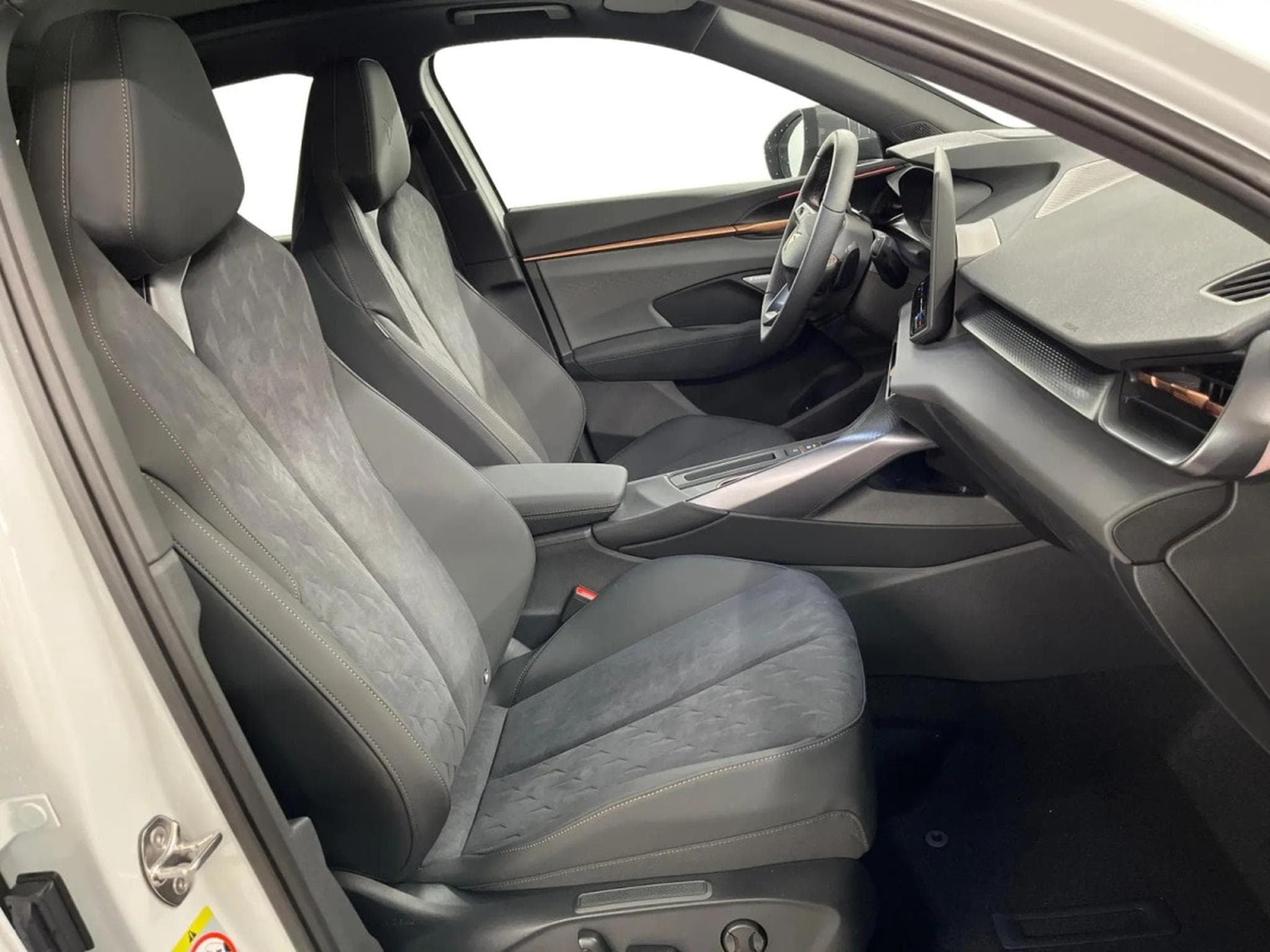Cupra Terramar 2.0 TSI DSG 265 VZ 4Drive (2025) - Photo 17
