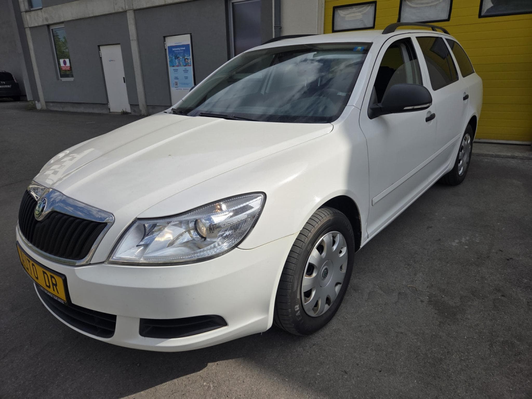 Skoda Octavia Combi 1.6 Tdi 105 CV Garantie 12 Mois (2011) - Photo 2