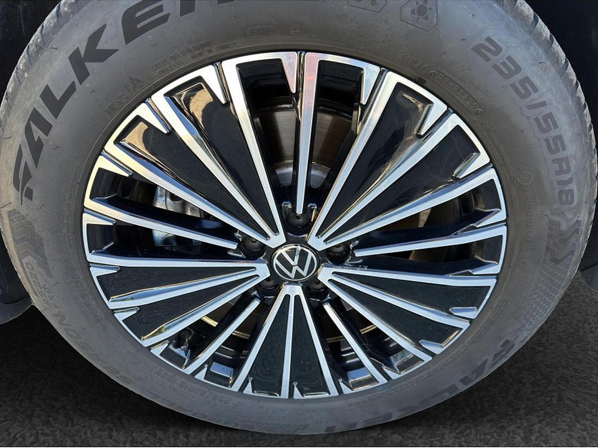 VW Tiguan (2025) - Photo 23