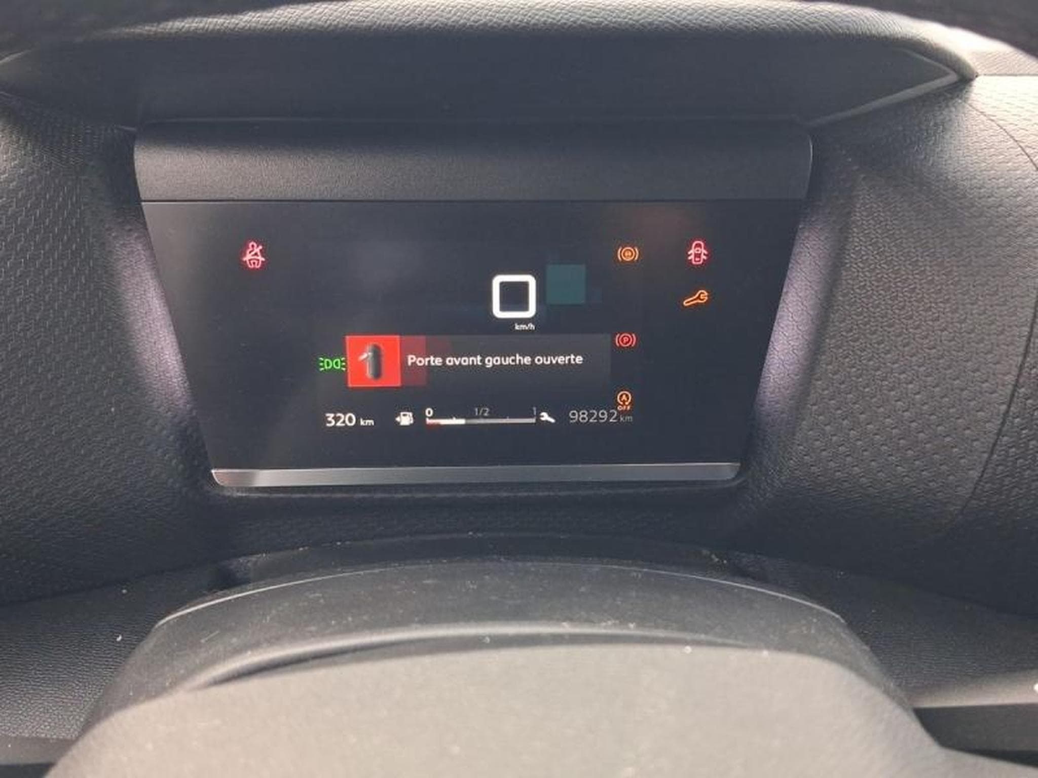 CITROEN C4 BlueHDi 110ch S&S Shine (2021) - Photo 6