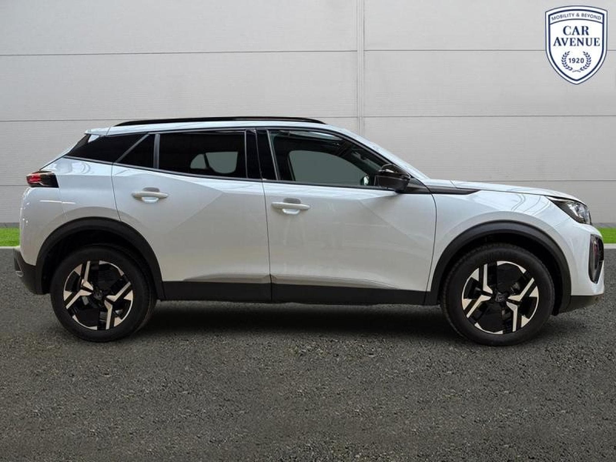 PEUGEOT 2008 1.2 100ch S&S Allure (2024) - Photo 5