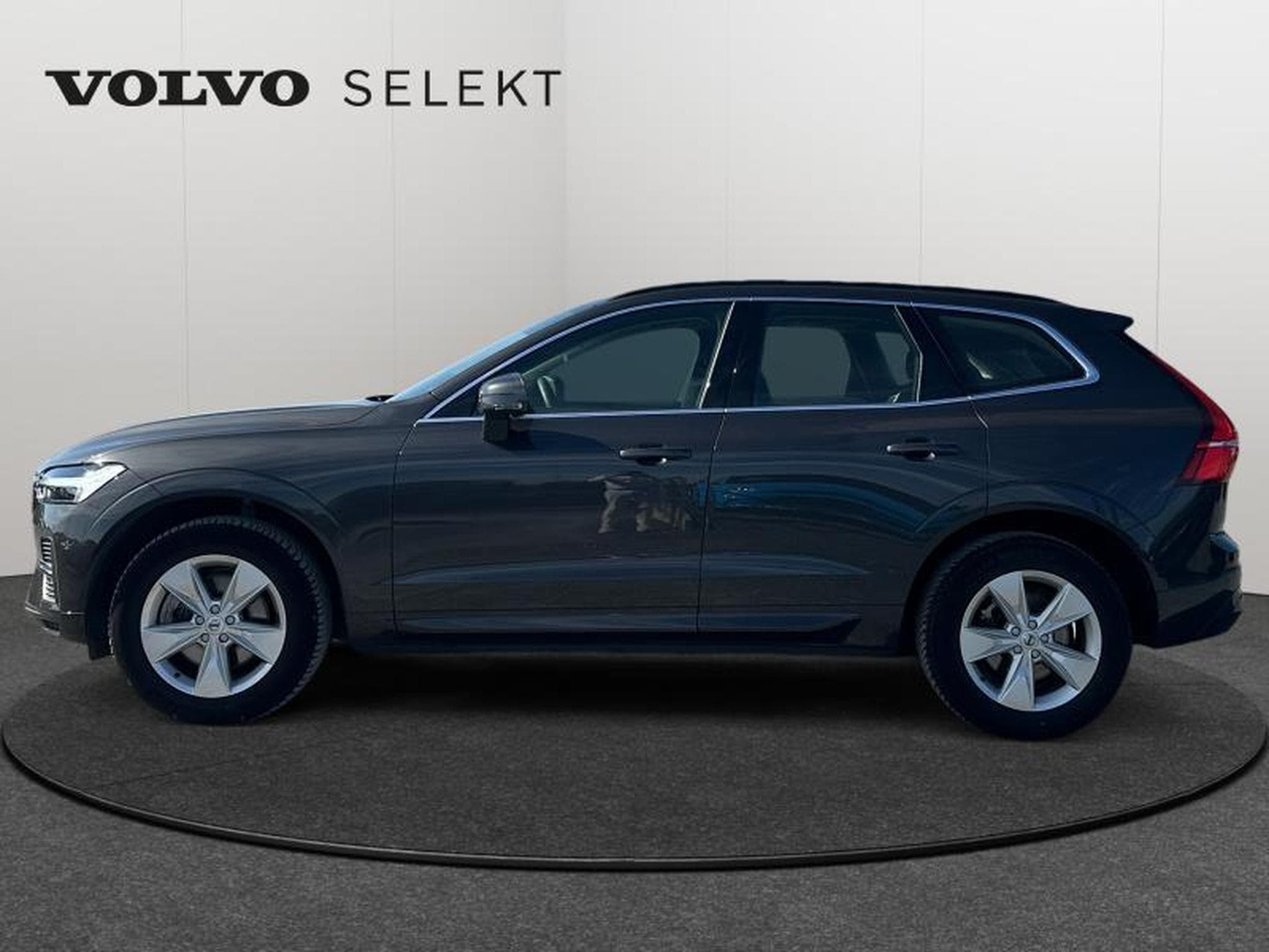 Volvo XC60 B4 Core / Diesel (2023) - Photo 4