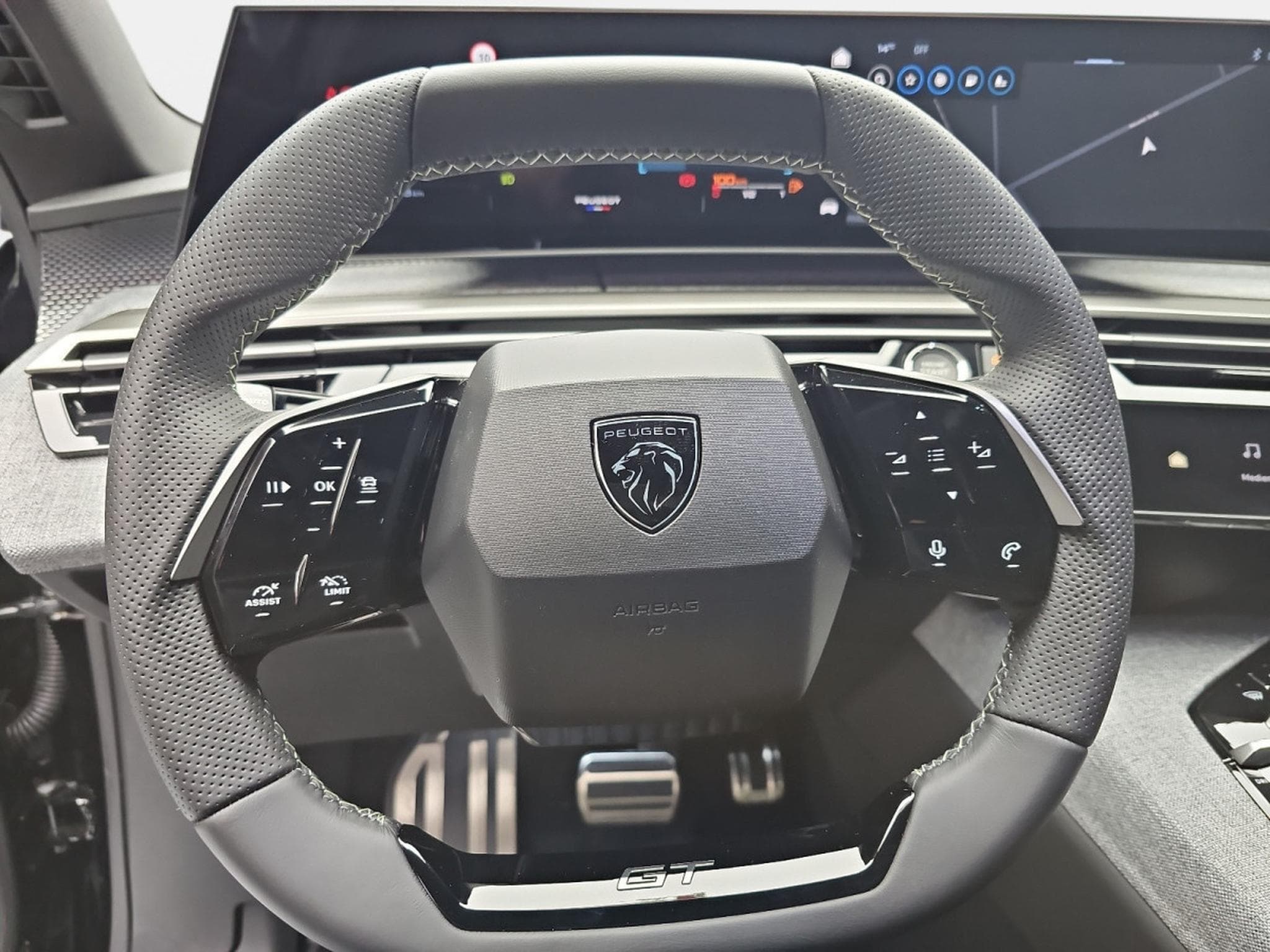 Peugeot 5008 1.2 PureTech 146 e-DSC6 GT (2026) - Photo 12