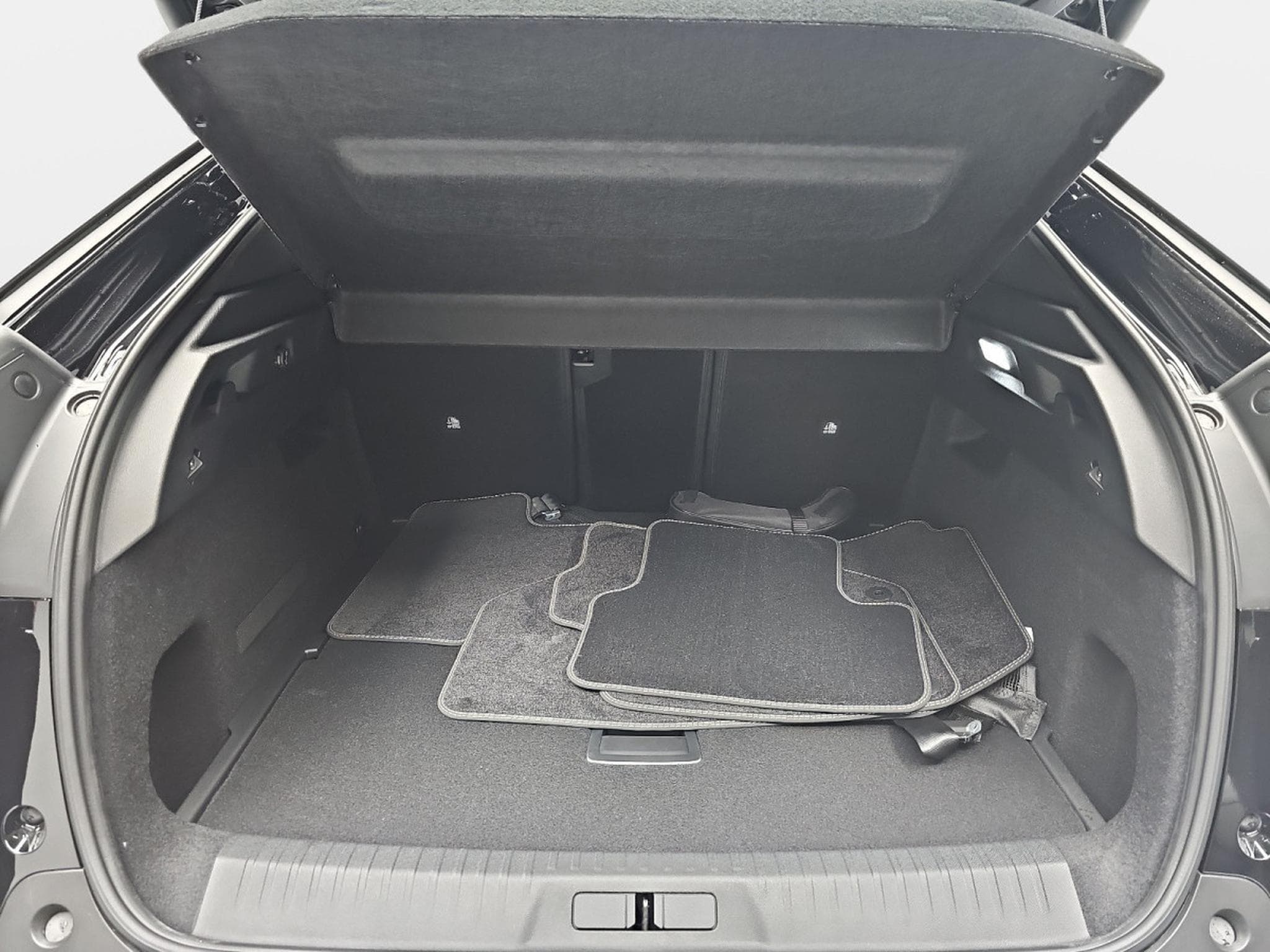 Peugeot 5008 1.2 PureTech 146 e-DSC6 GT (2026) - Photo 13