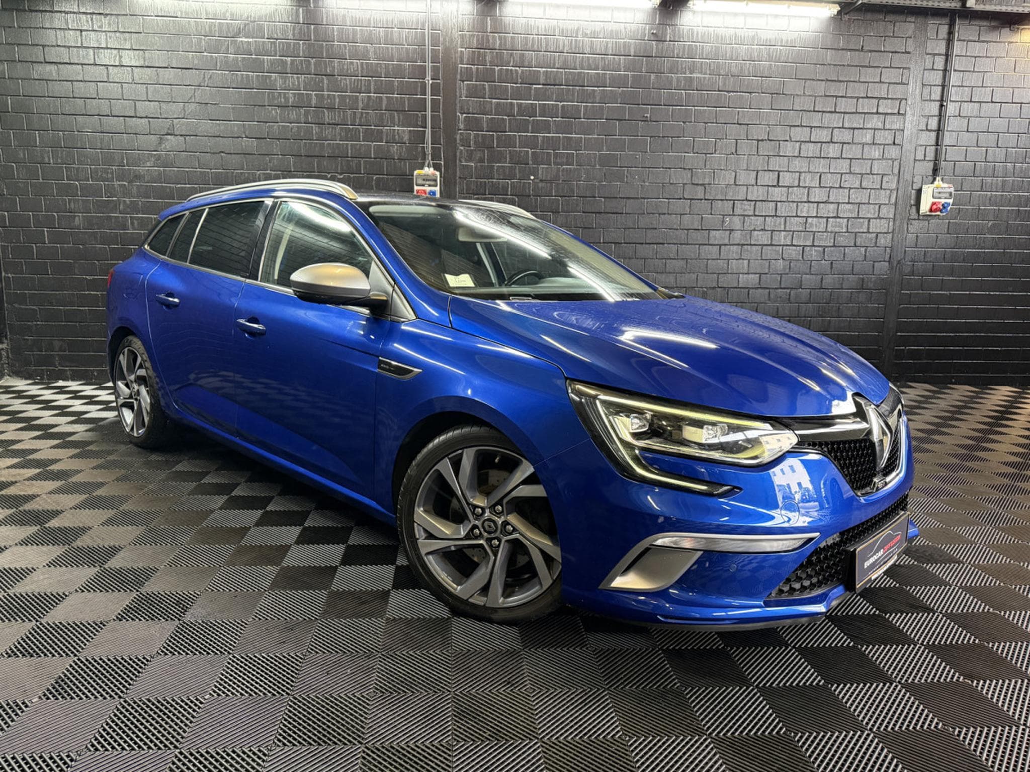 Renault Megane 1.6L *GT* *Toit Pano* (2017) - Foto 2