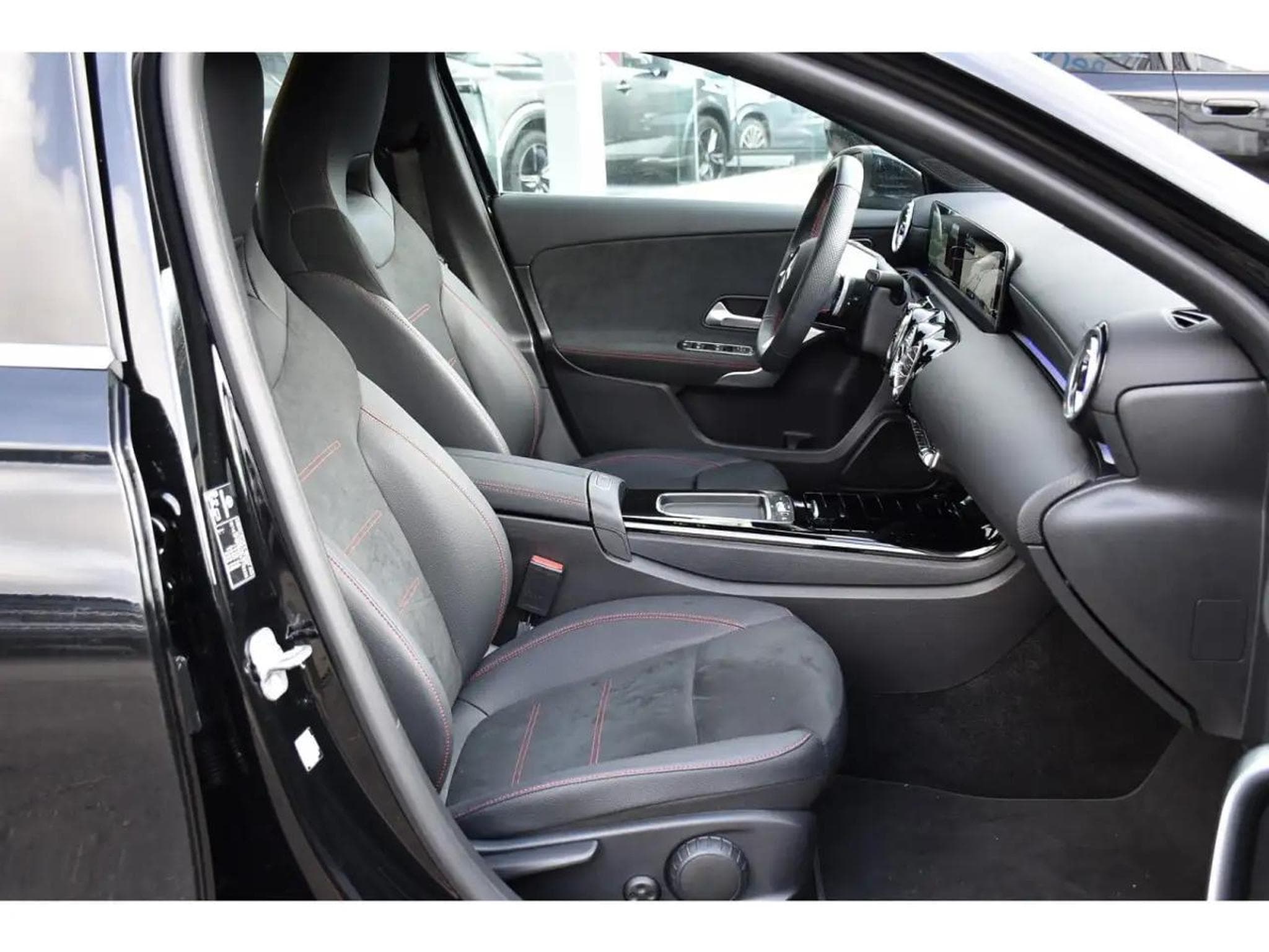 Mercedes GLA 200 (2025) - Photo 7
