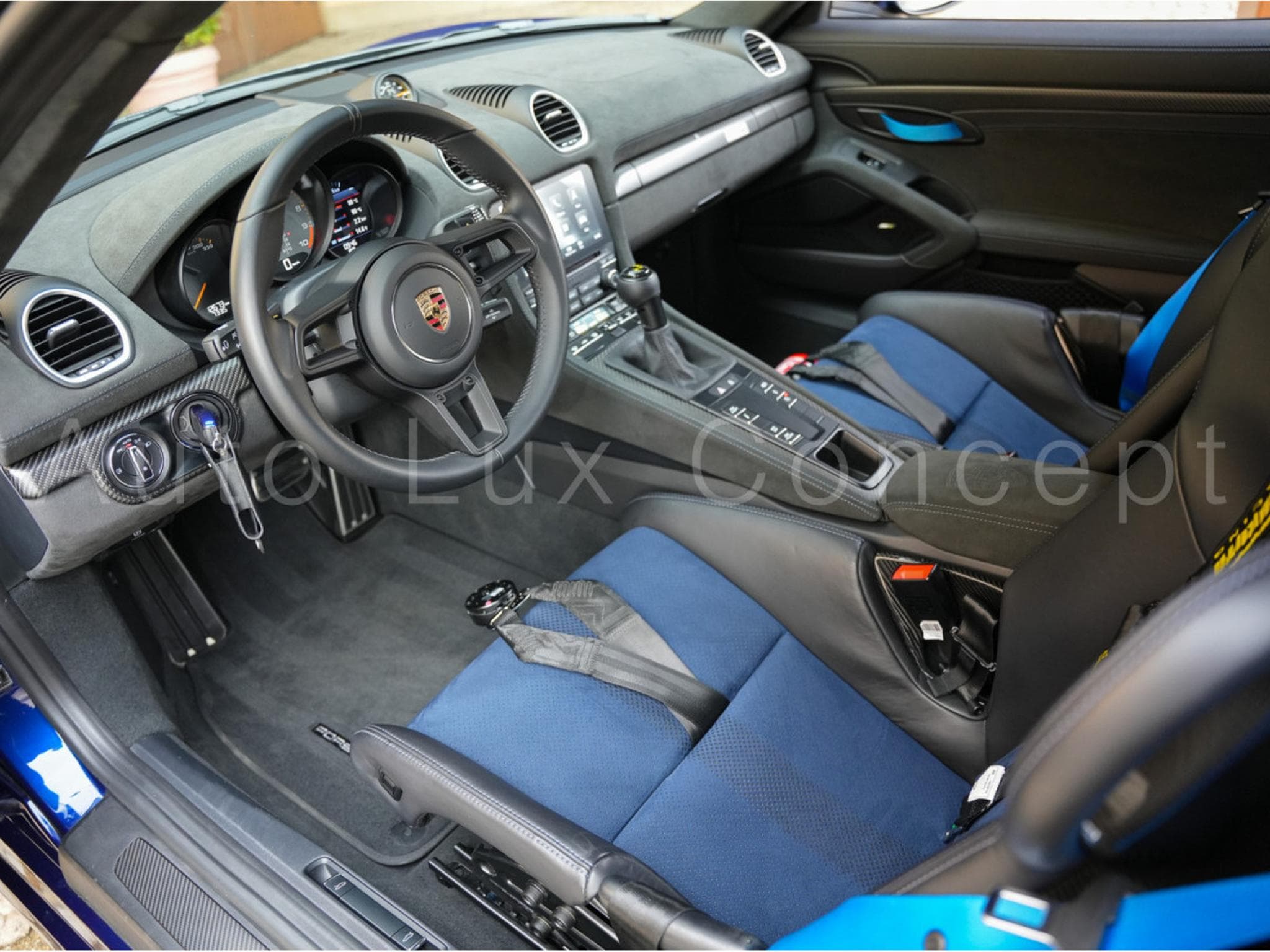 Porsche Cayman 718 GT4 RS Pack Weissach (2023) - Photo 5