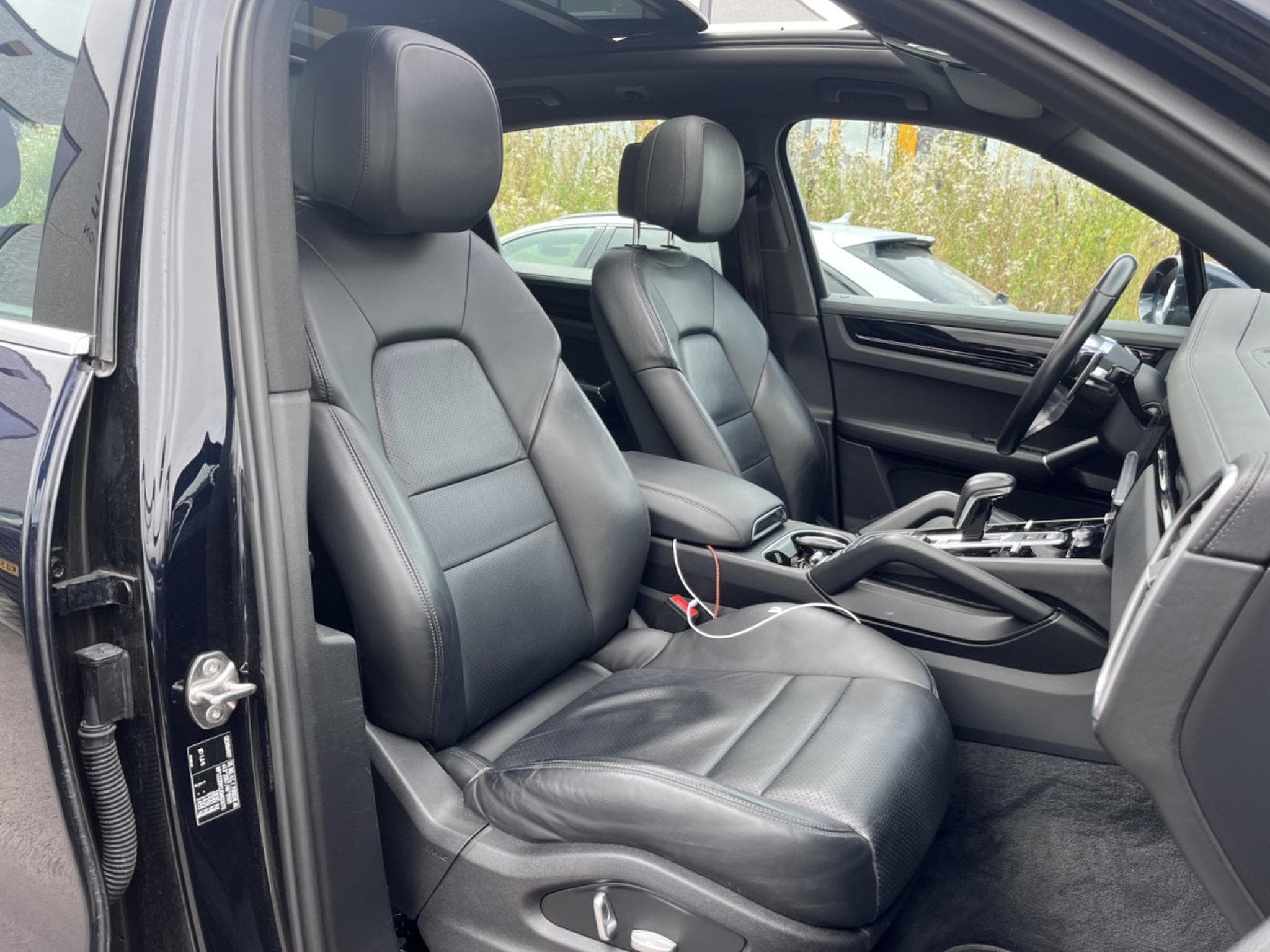 Porsche Cayenne 3.0 V6/PANORAMA/KAMERA/21/1ST HAND/VOLL SERVICE (2018) - Photo 10