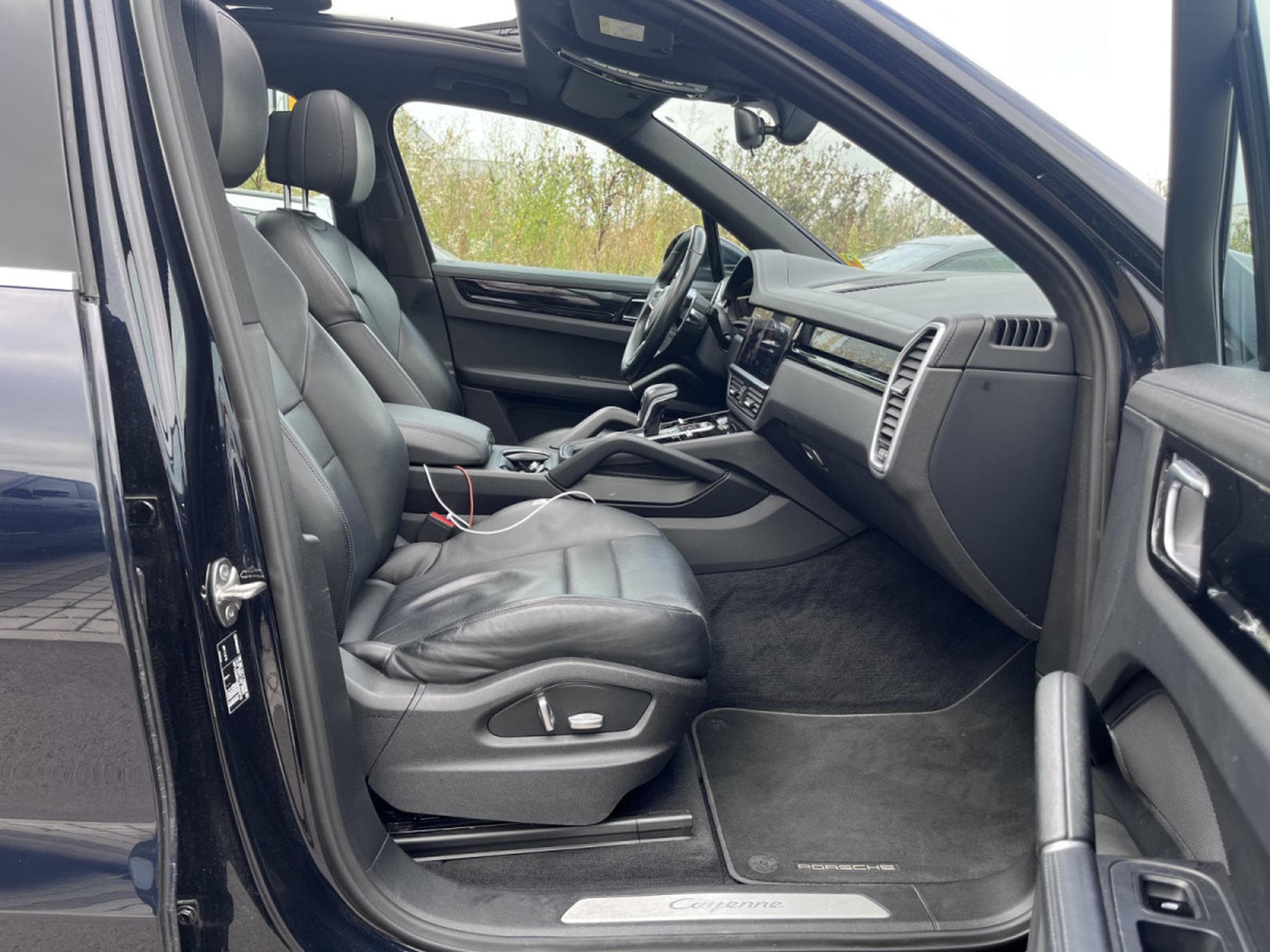 Porsche Cayenne 3.0 V6/PANORAMA/KAMERA/21/1ST HAND/VOLL SERVICE (2018) - Photo 9