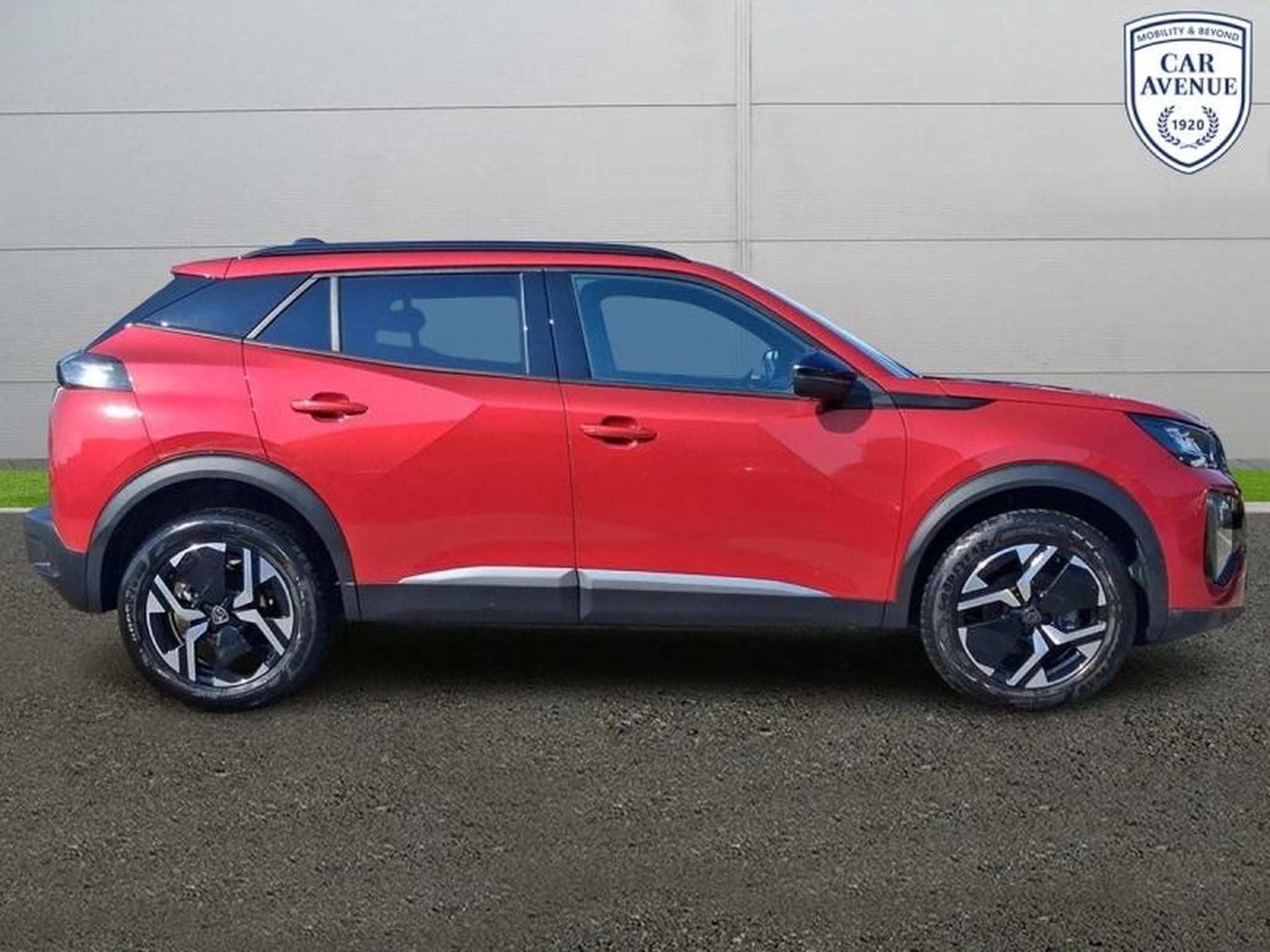 PEUGEOT 2008 1.2 100ch S&S Allure (2024) - Foto 6