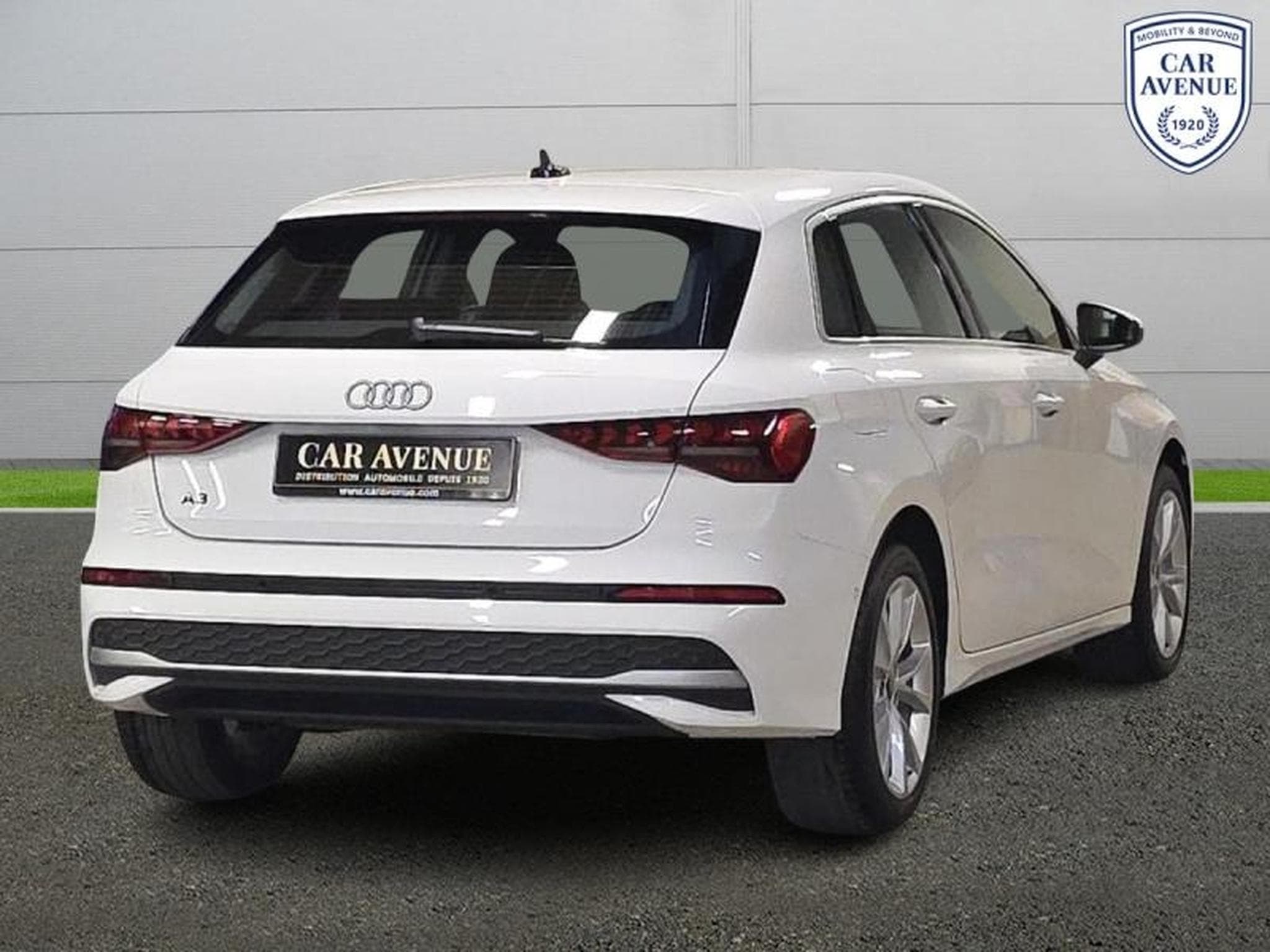 AUDI A3 30 TFSI 116ch Hybride Business Executive S tronic 7 (2024) - Foto 2