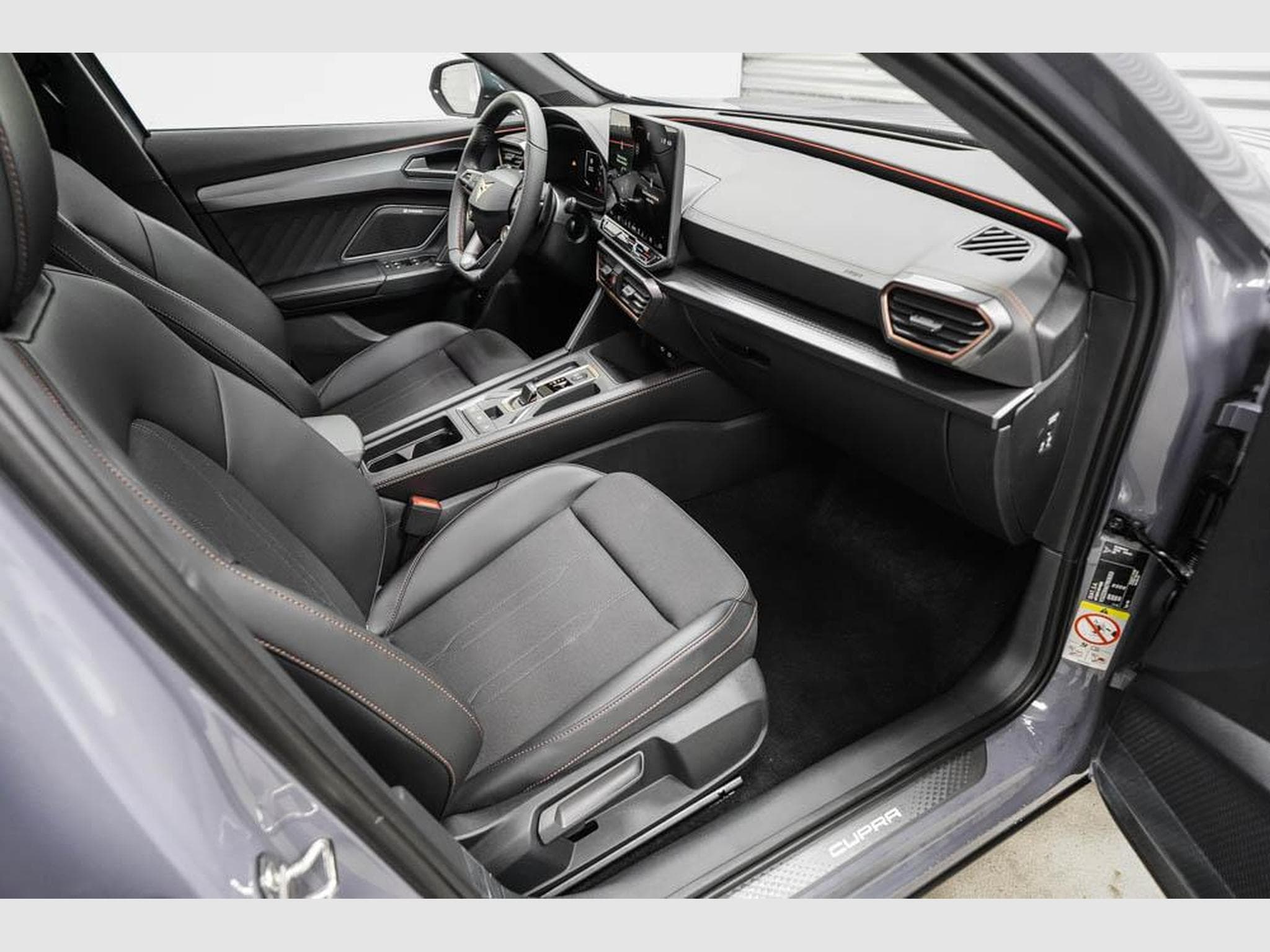 Cupra Formentor 1,5 eTSI DSG (2025) - Foto 22