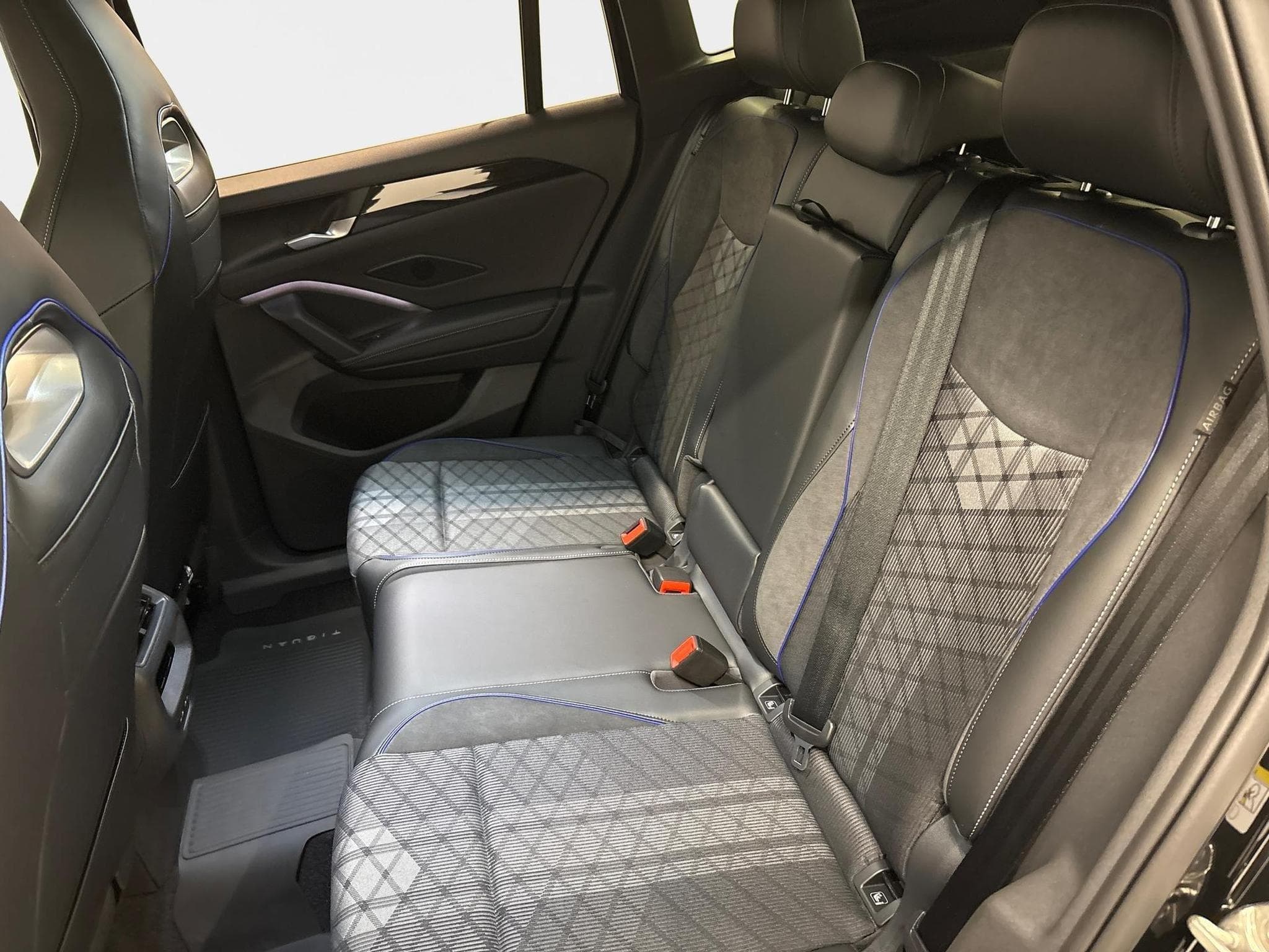 VW Tiguan R-Line (2026) - Foto 13