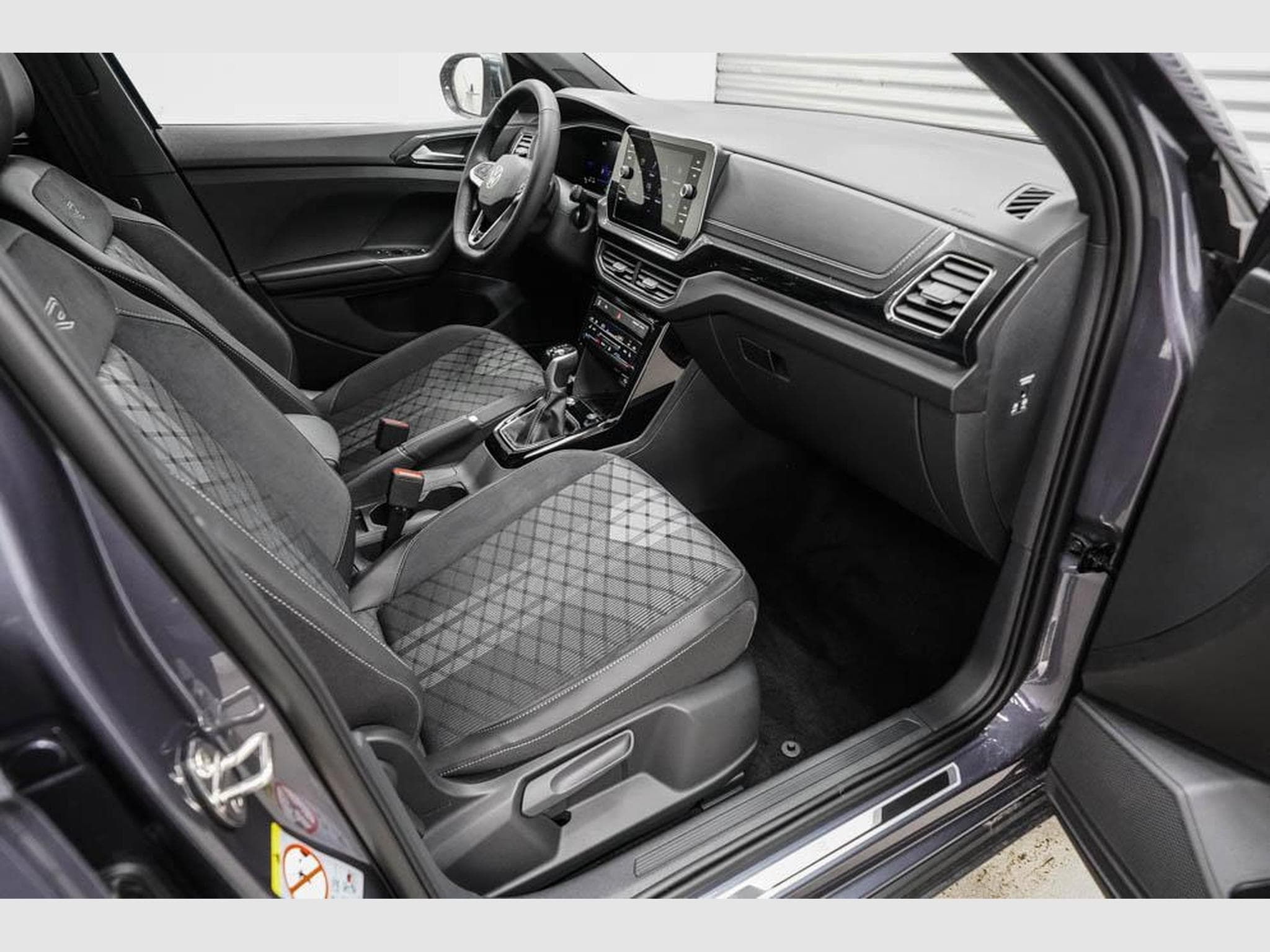 VW T-Cross 1,0 TSI DSG (2026) - Foto 18