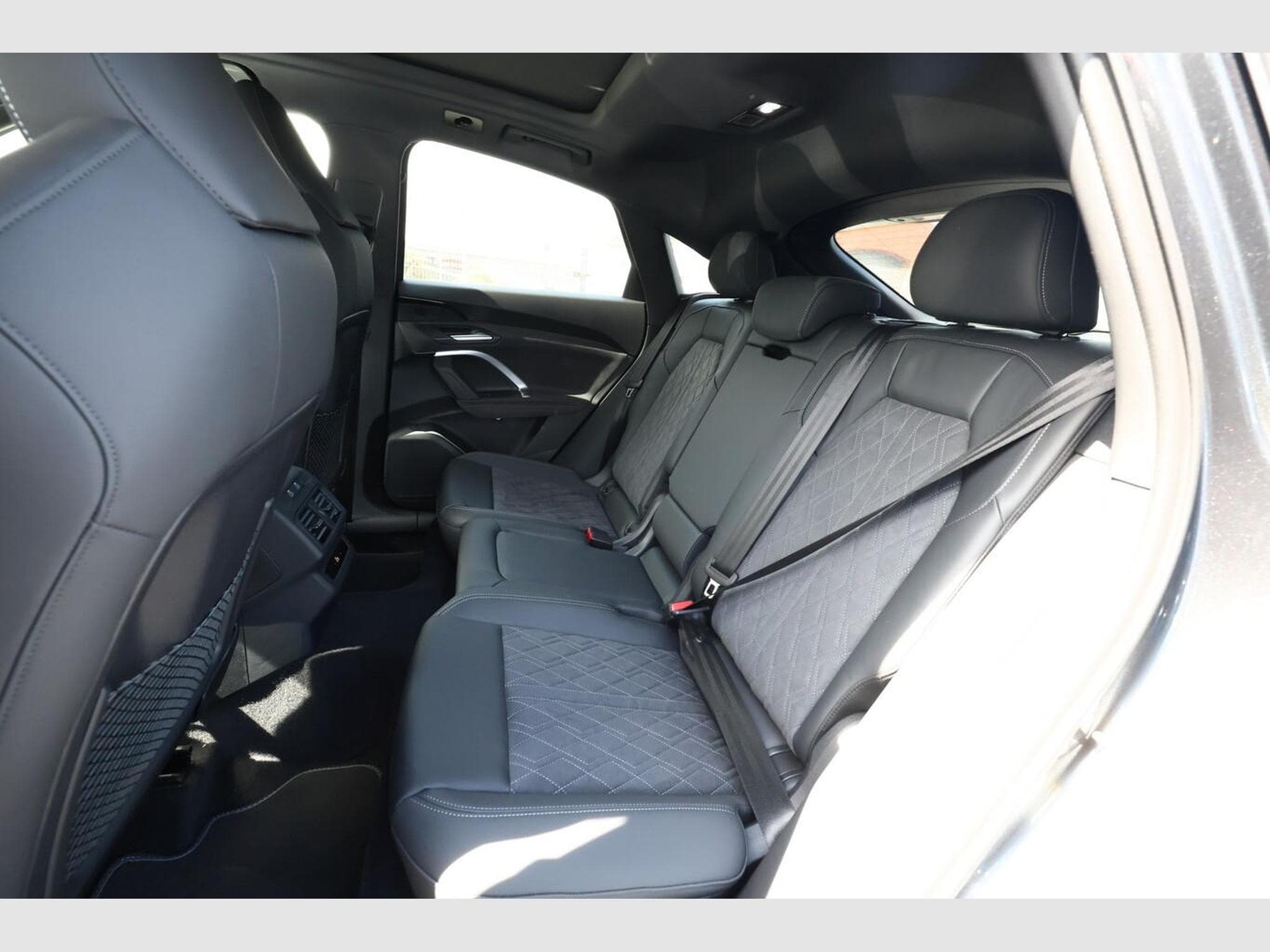 Audi Q5 Sportback S line (2026) - Foto 10