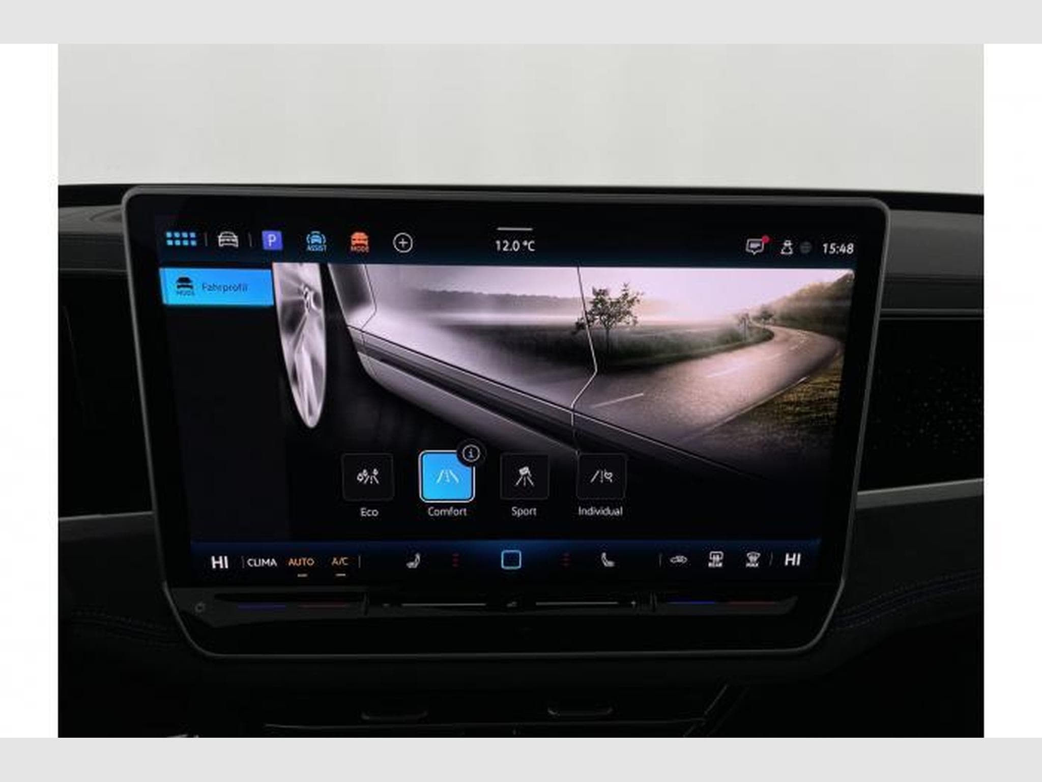 VW Passat Variant R-Line (2026) - Photo 22
