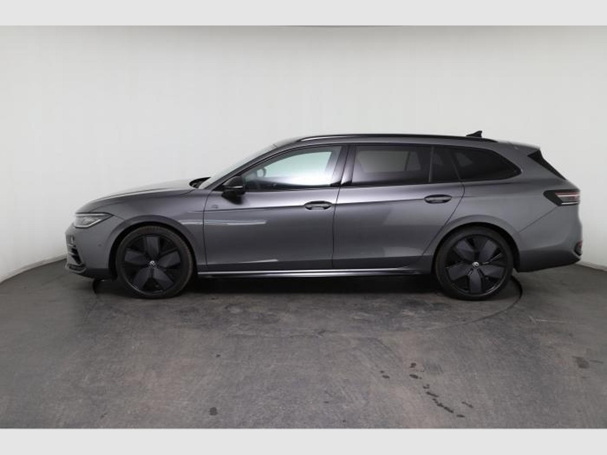 VW Passat Variant R-Line (2026) - Photo 4