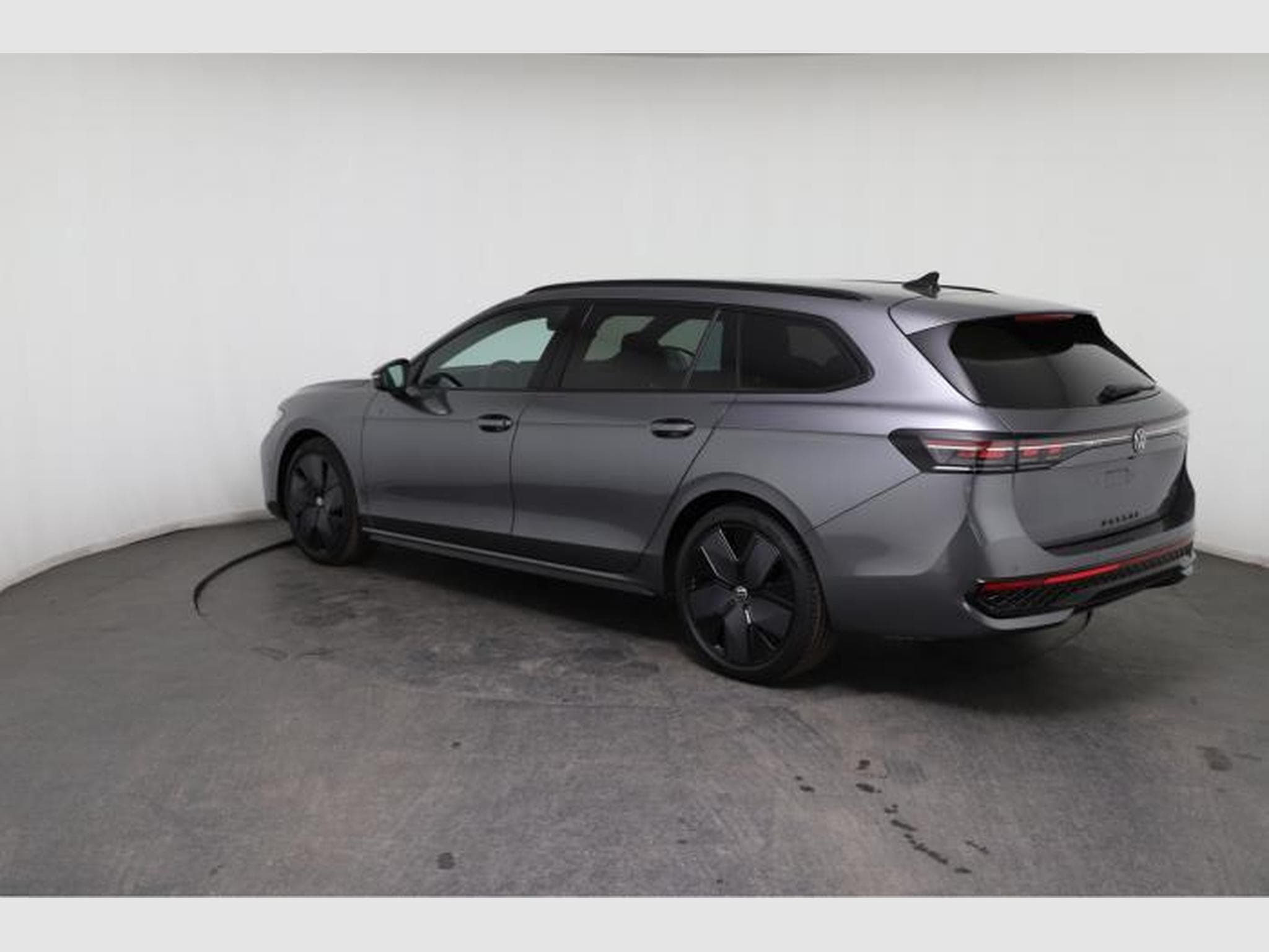 VW Passat Variant R-Line (2026) - Photo 5