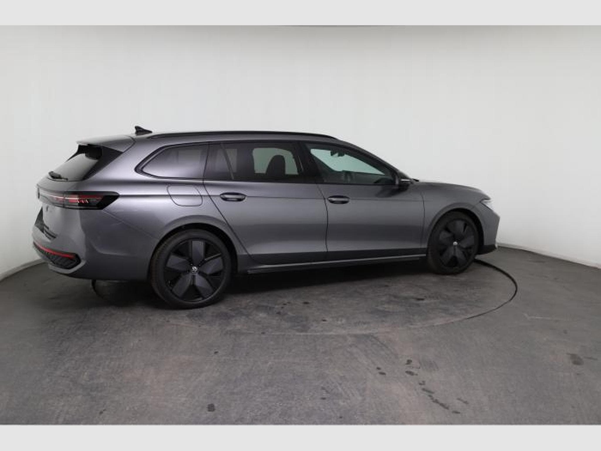 VW Passat Variant R-Line (2026) - Photo 8