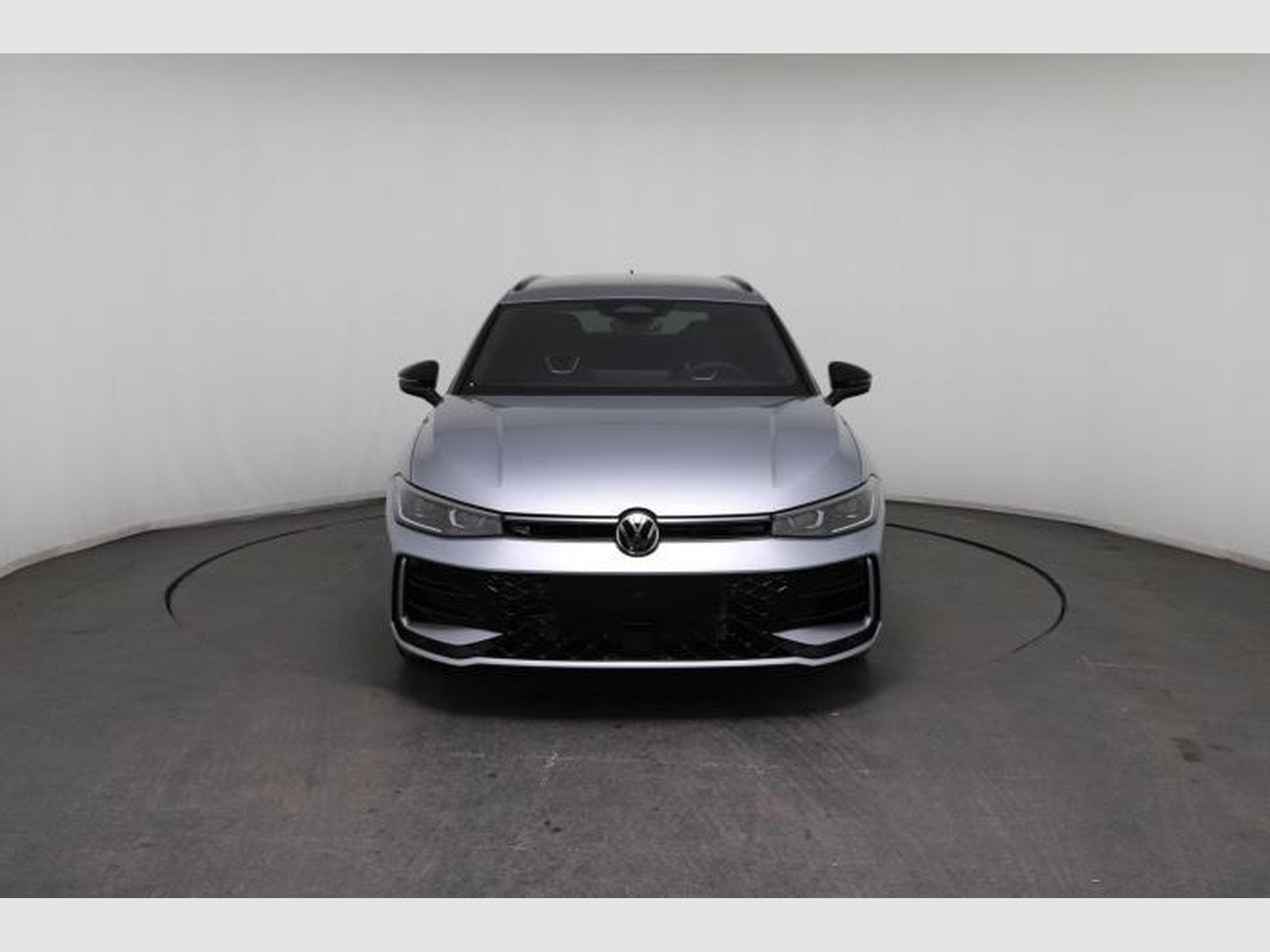 VW Passat Variant R-Line (2026) - Photo 2
