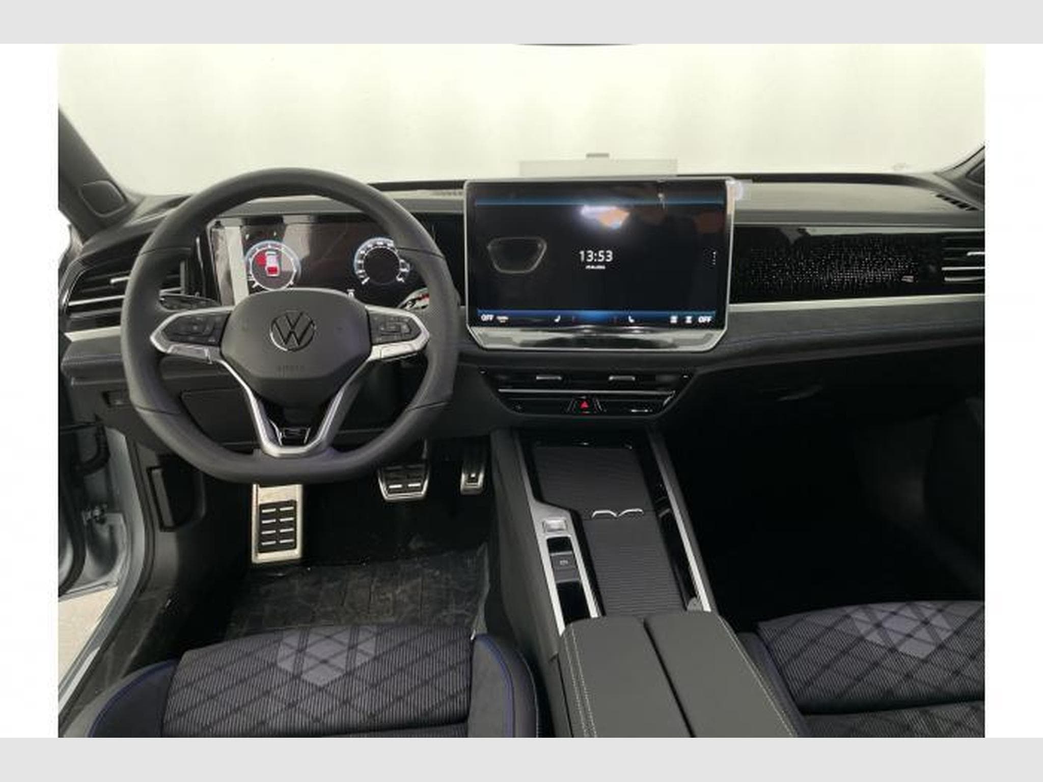 VW Passat Variant R-Line (2026) - Photo 15