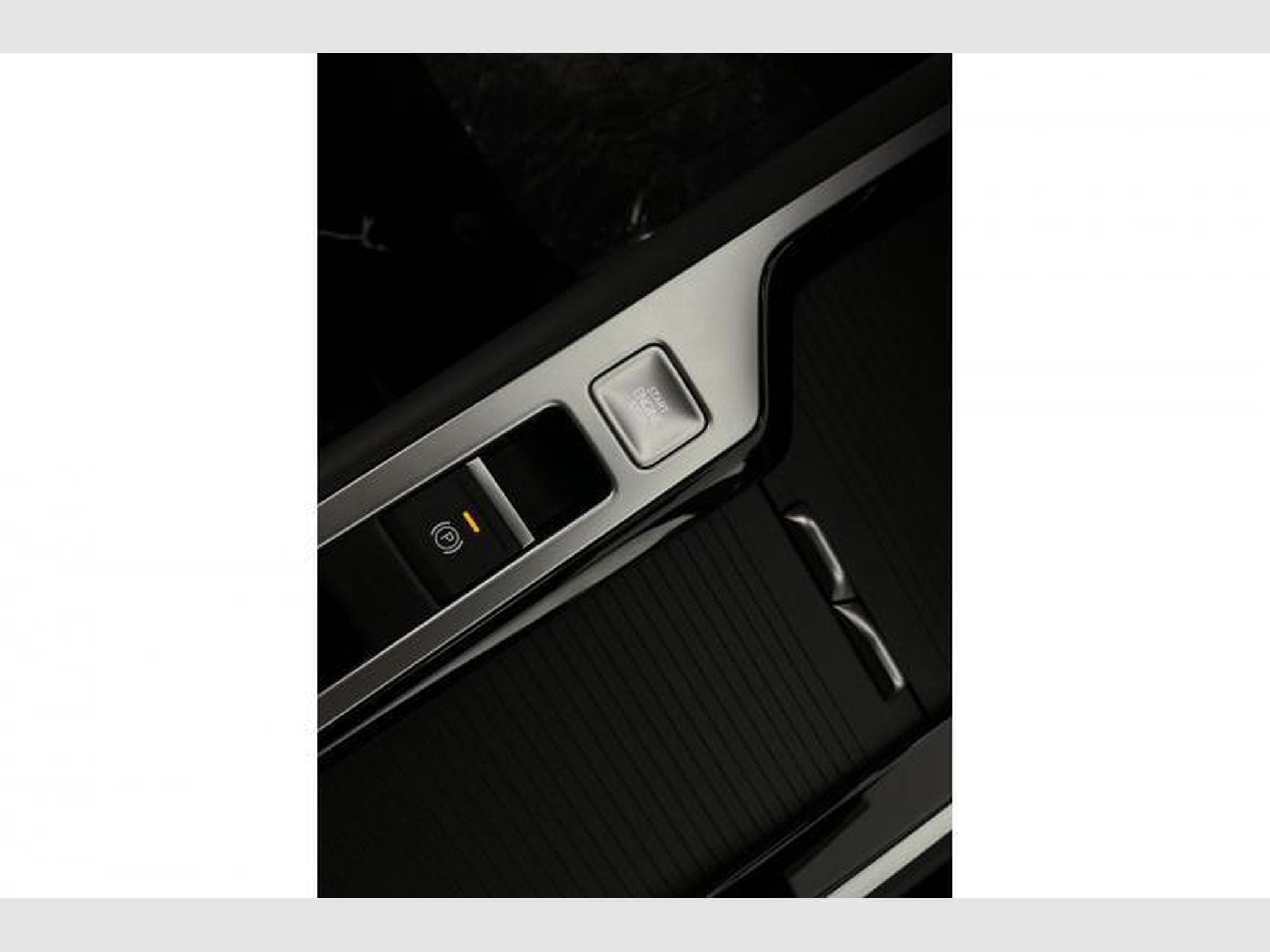 VW Passat Variant R-Line (2026) - Photo 24
