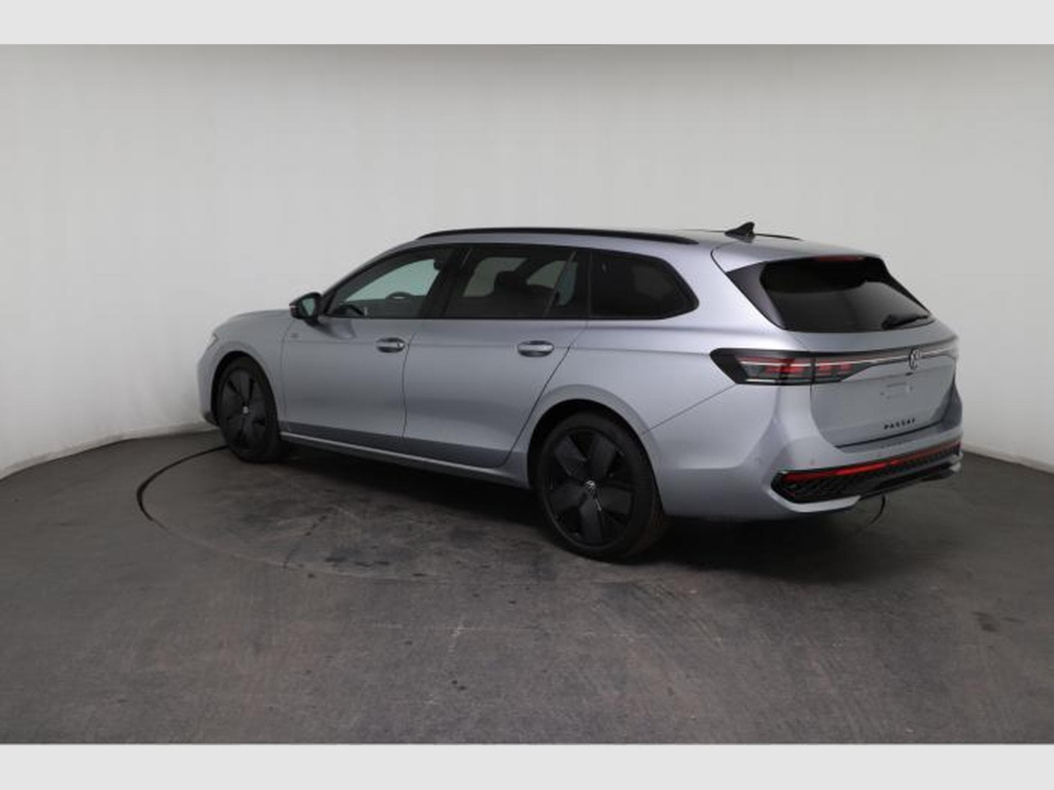 VW Passat Variant R-Line (2026) - Photo 5