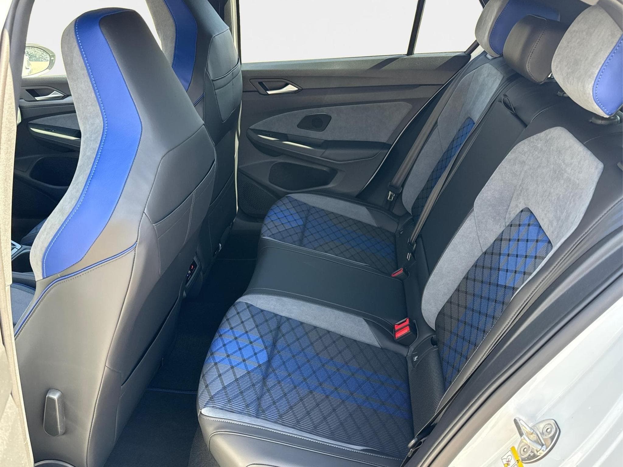 VW Golf R (2026) - Foto 16