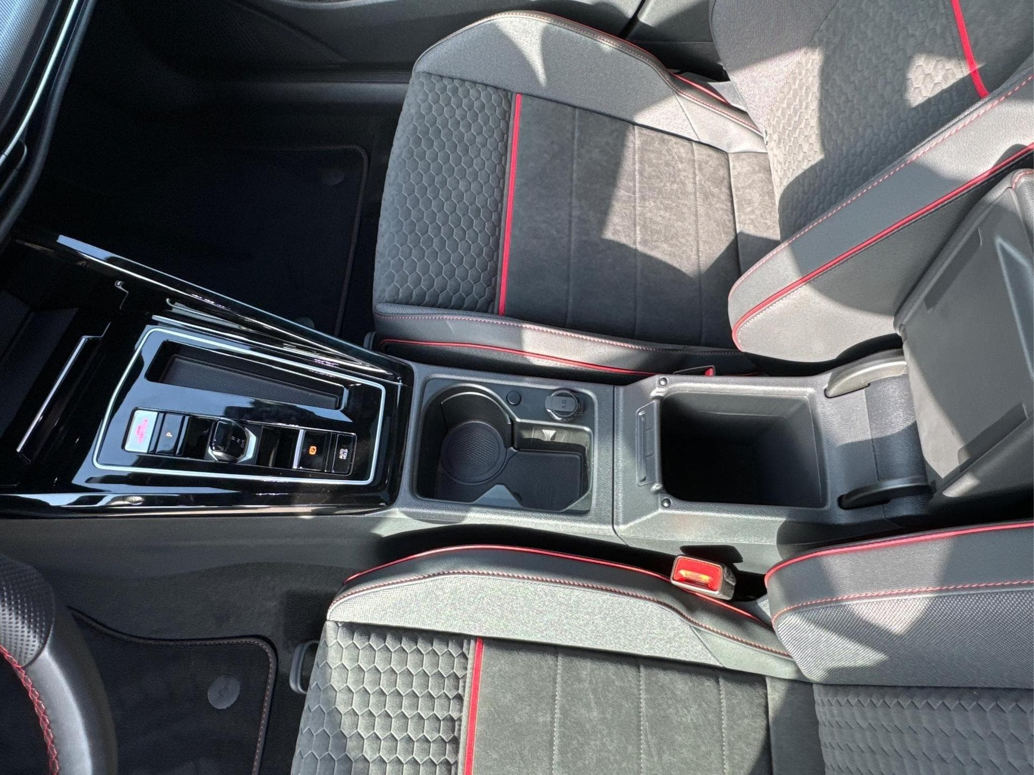 VW Golf GTI Clubsport (2026) - Foto 13