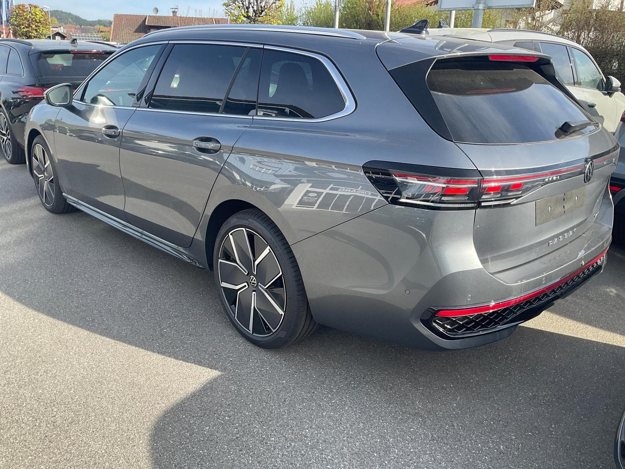 VW Passat Variant 2.0 TDI 142 kW 4Motion R-Line (2026) - Foto 2