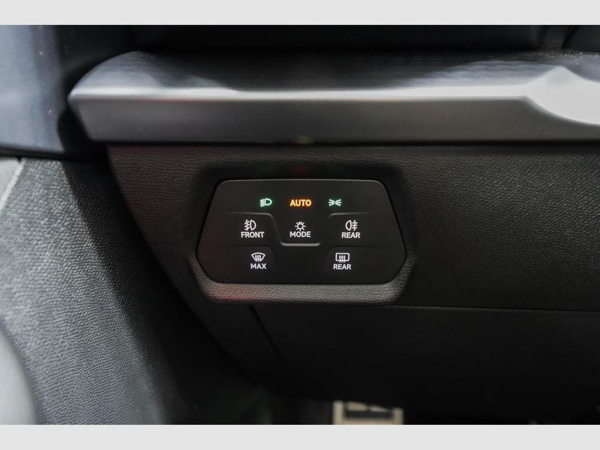 Cupra Leon ST 2,0 TSI (2025) - Photo 11