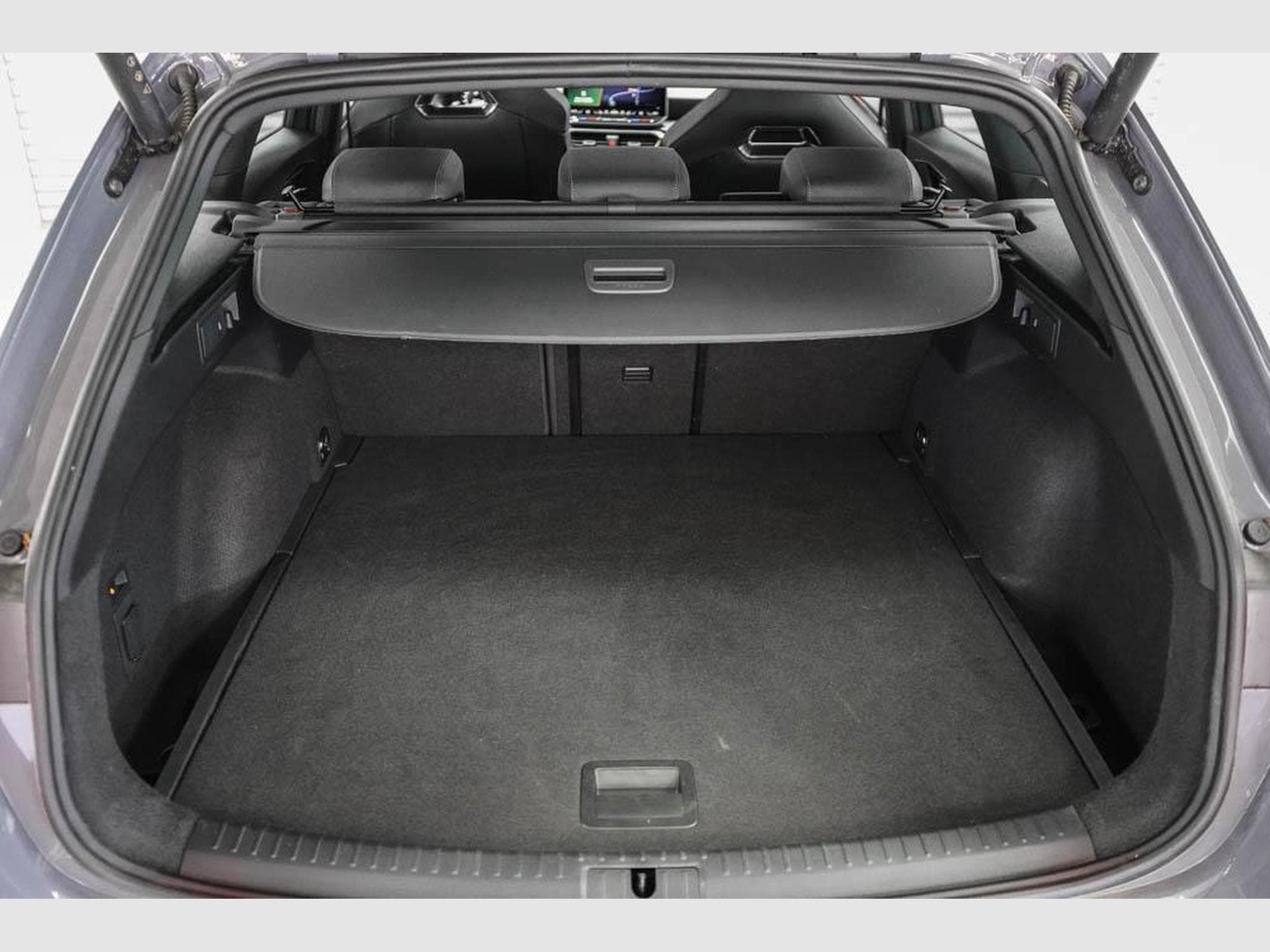 Cupra Leon ST 2,0 TSI (2025) - Photo 18