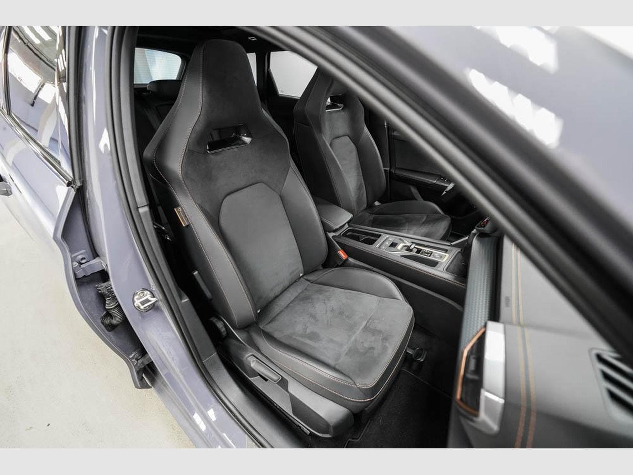 Cupra Leon ST 2,0 TSI (2025) - Photo 22