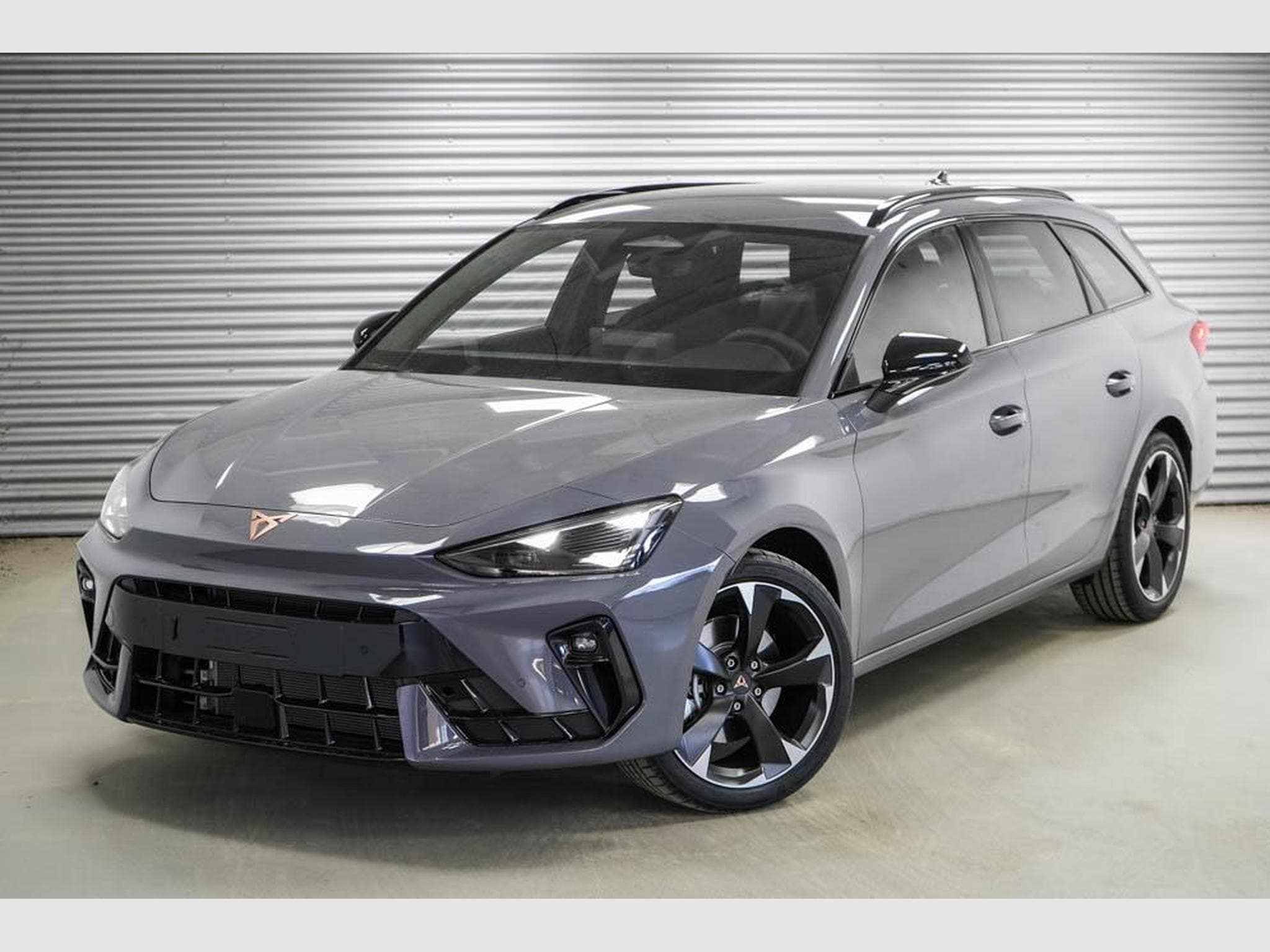 Cupra Leon ST 2,0 TSI (2026) - Photo 1