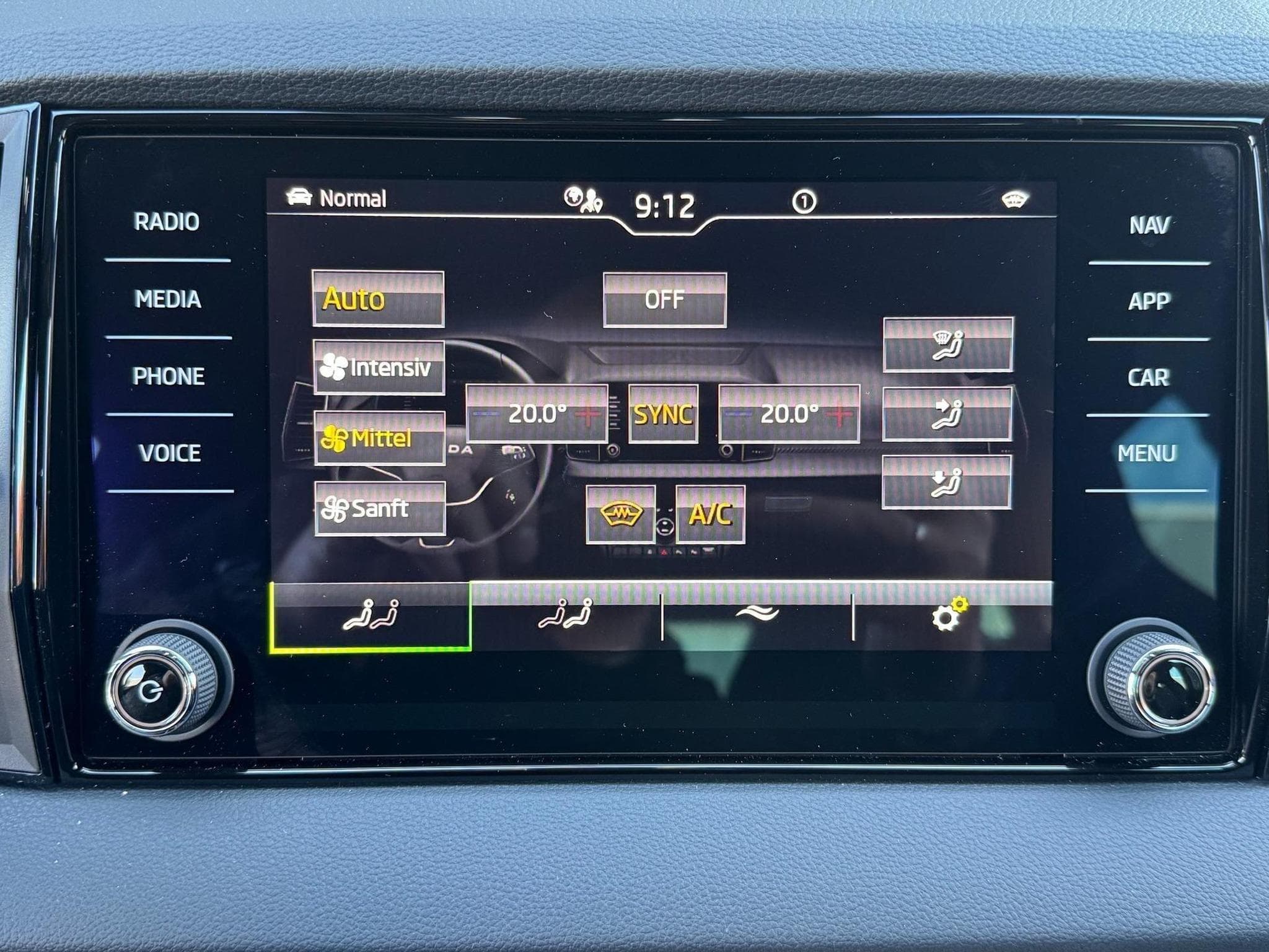 Skoda Karoq Sportline (2026) - Photo 18