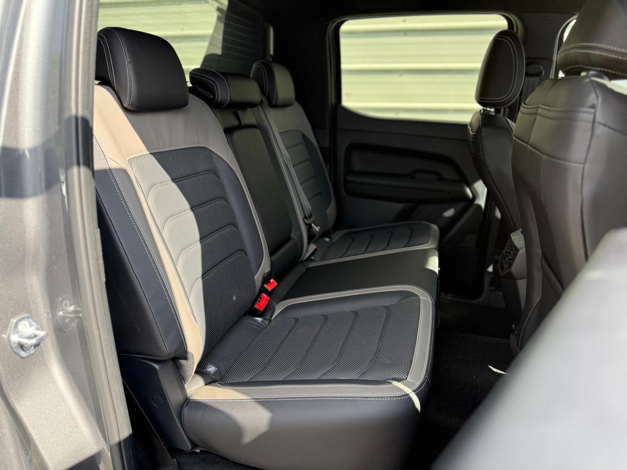 VW Amarok DC Aventura (2025) - Photo 13
